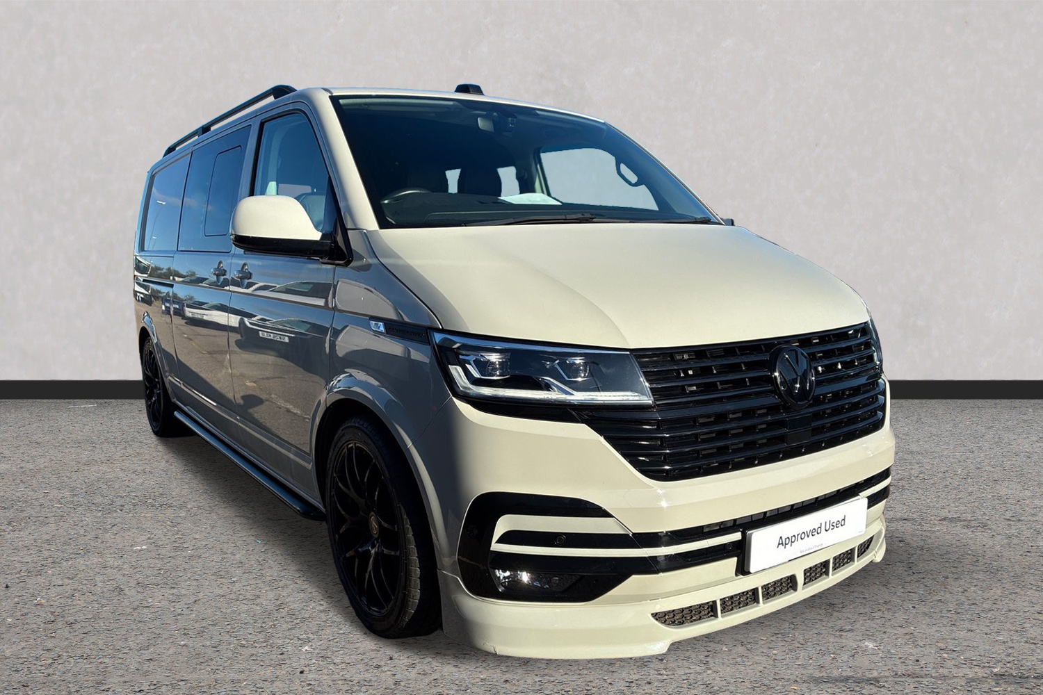 Main listing image - Volkswagen Transporter