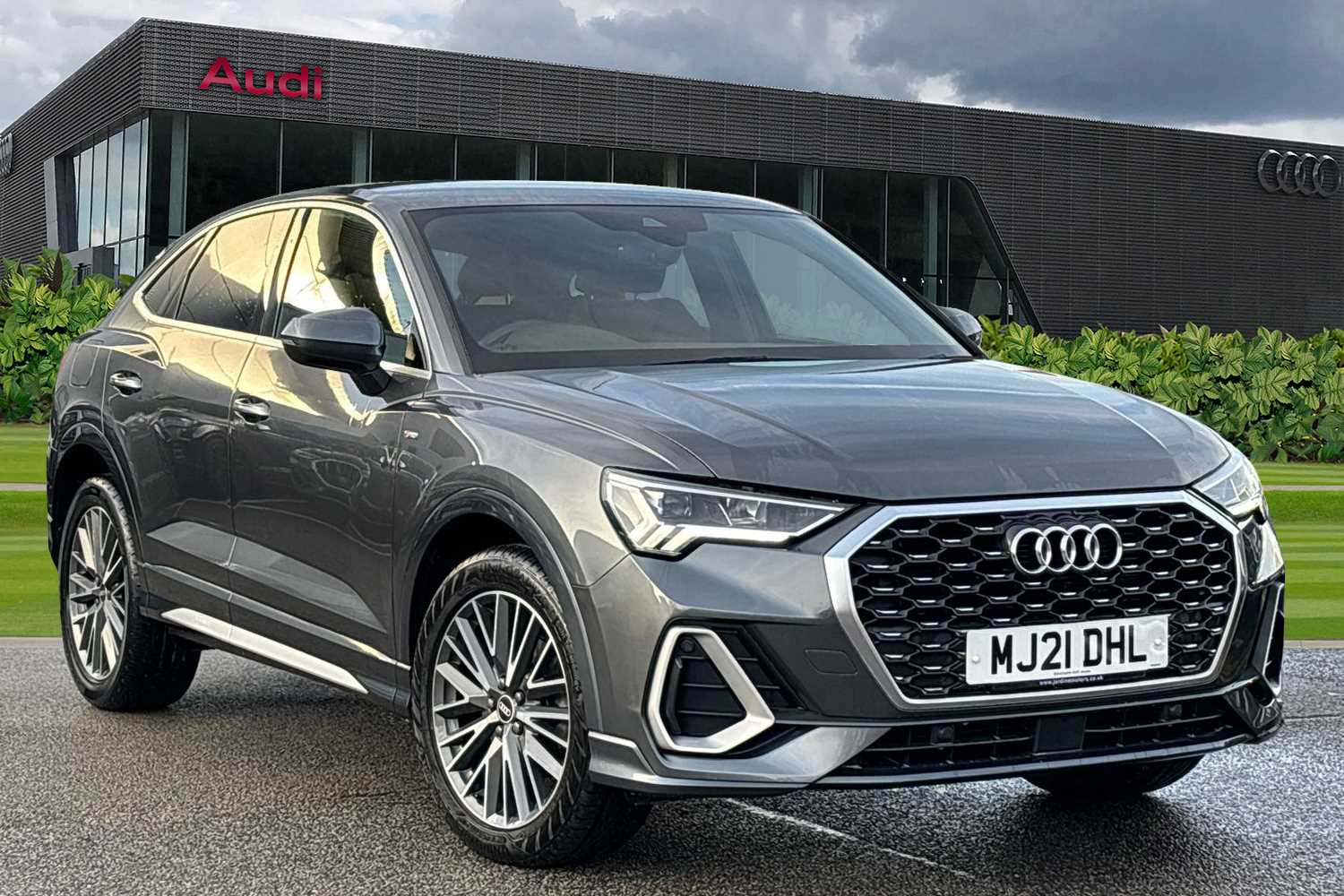 Main listing image - Audi Q3