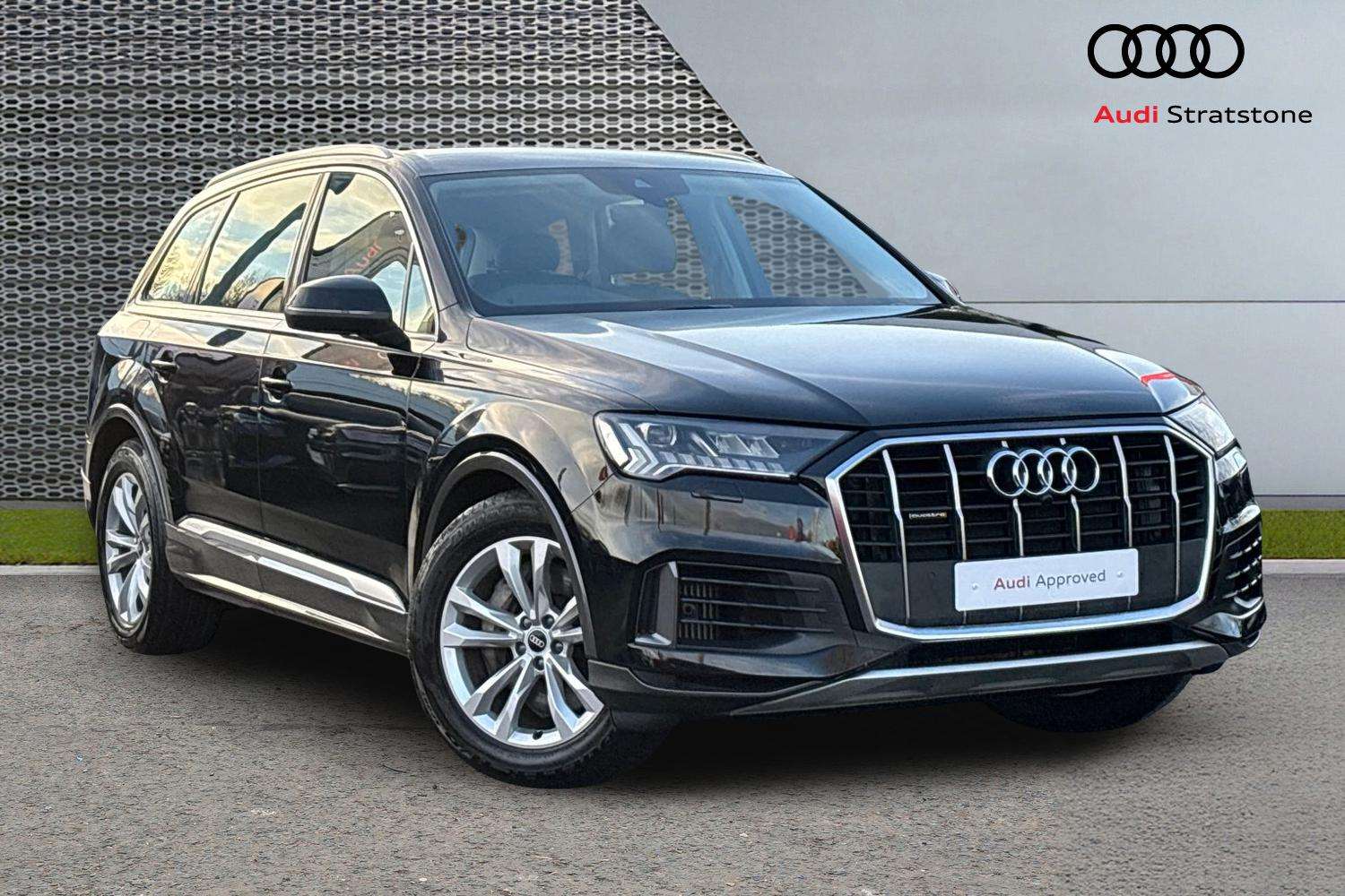 Main listing image - Audi Q7