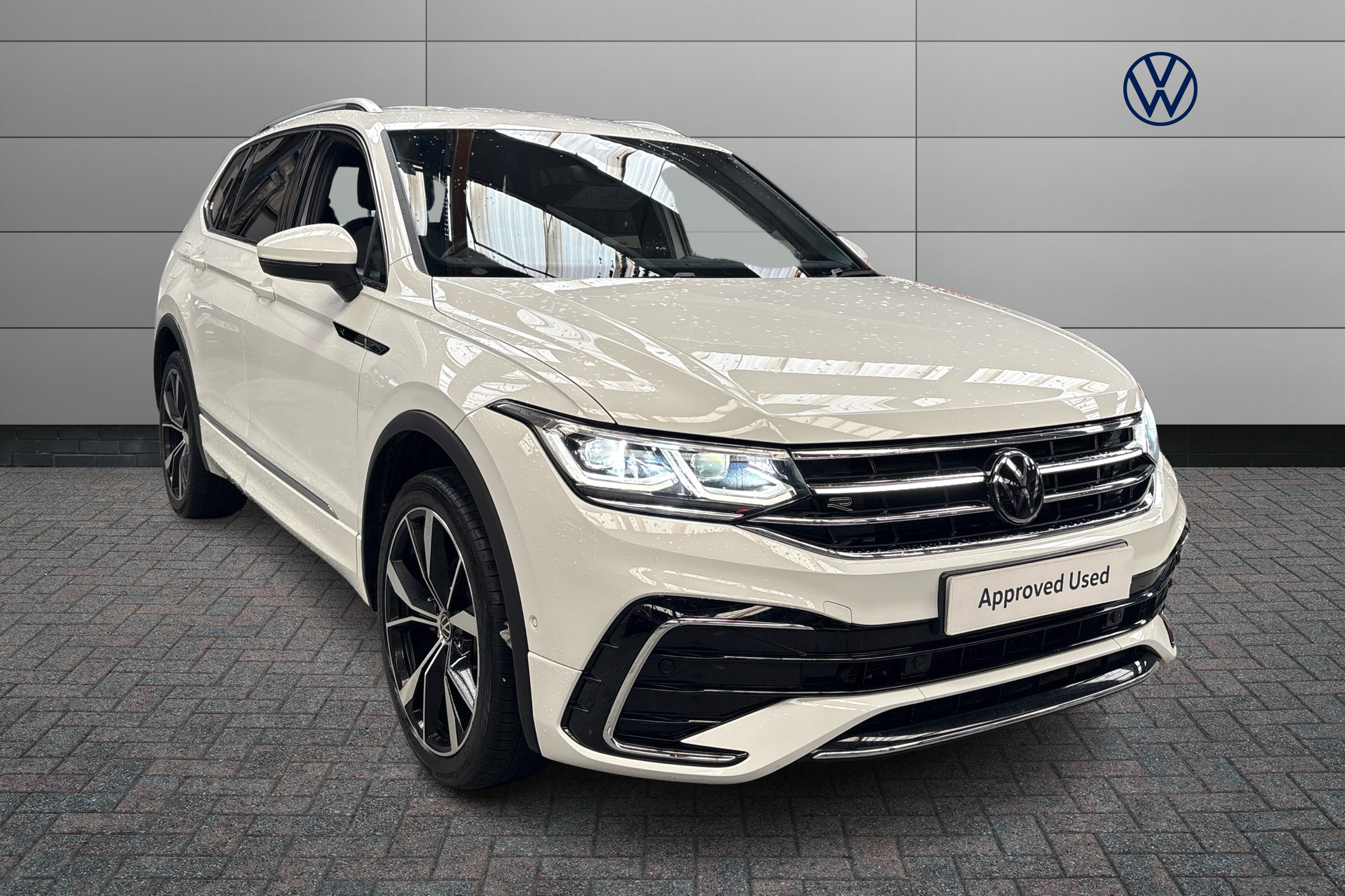 Main listing image - Volkswagen Tiguan Allspace
