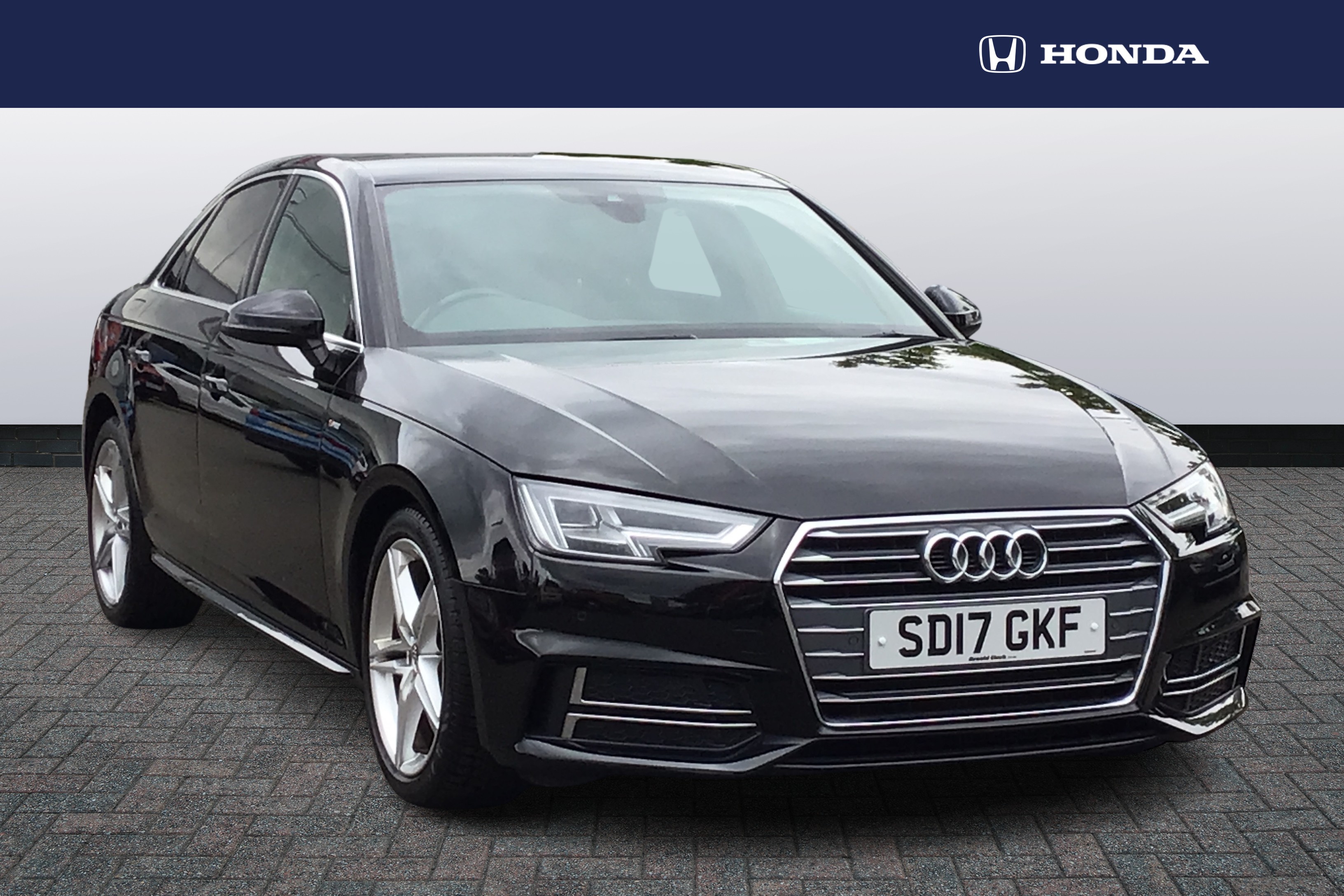 Main listing image - Audi A4