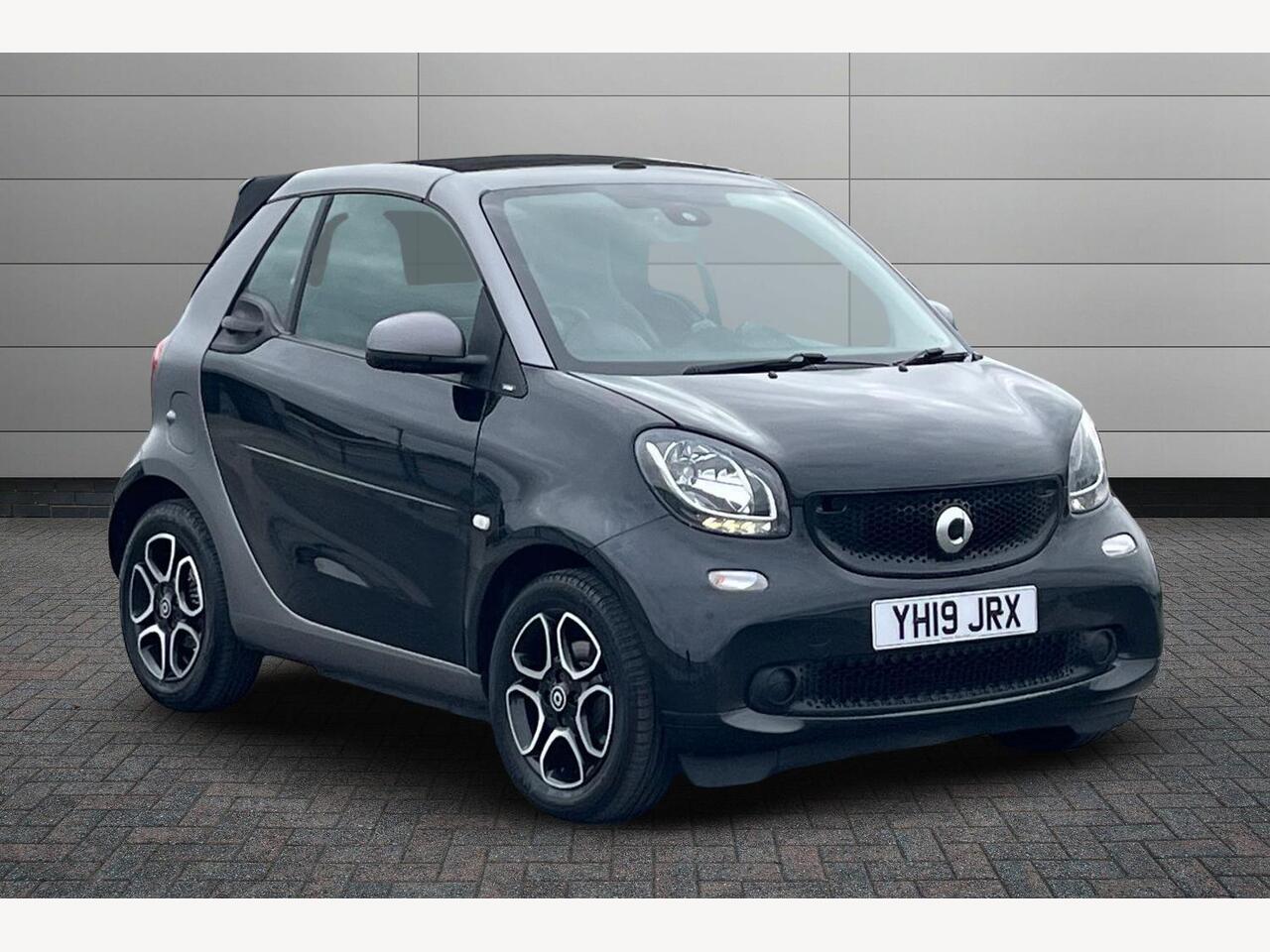 Main listing image - Smart Fortwo Cabrio
