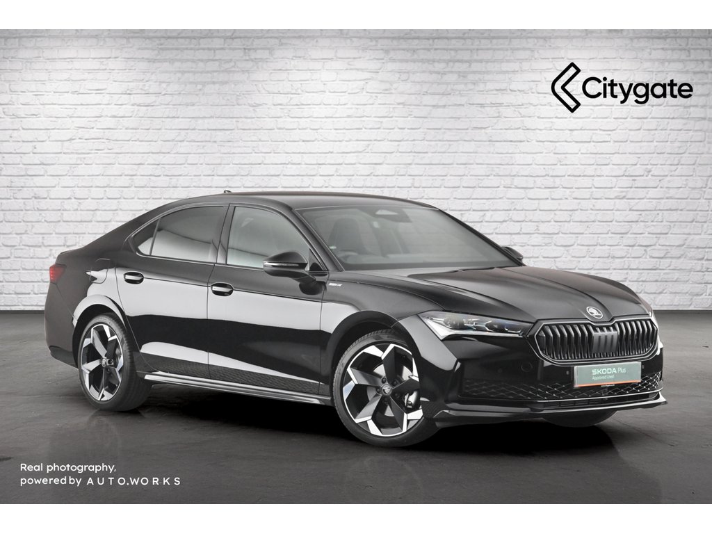 Main listing image - Skoda Superb