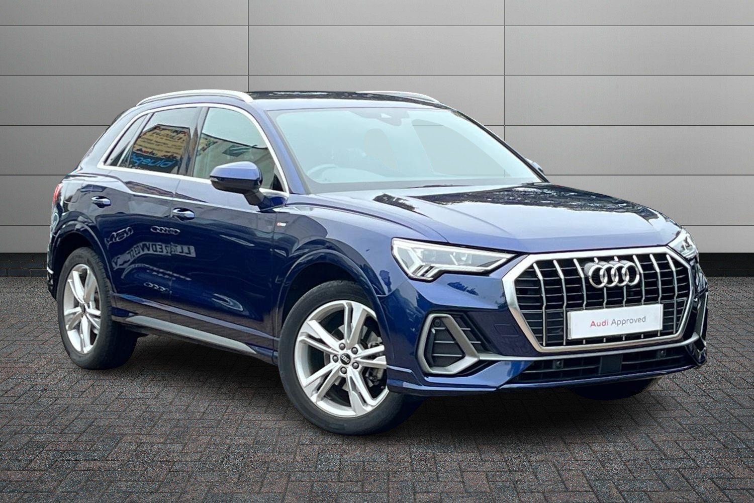 Main listing image - Audi Q3