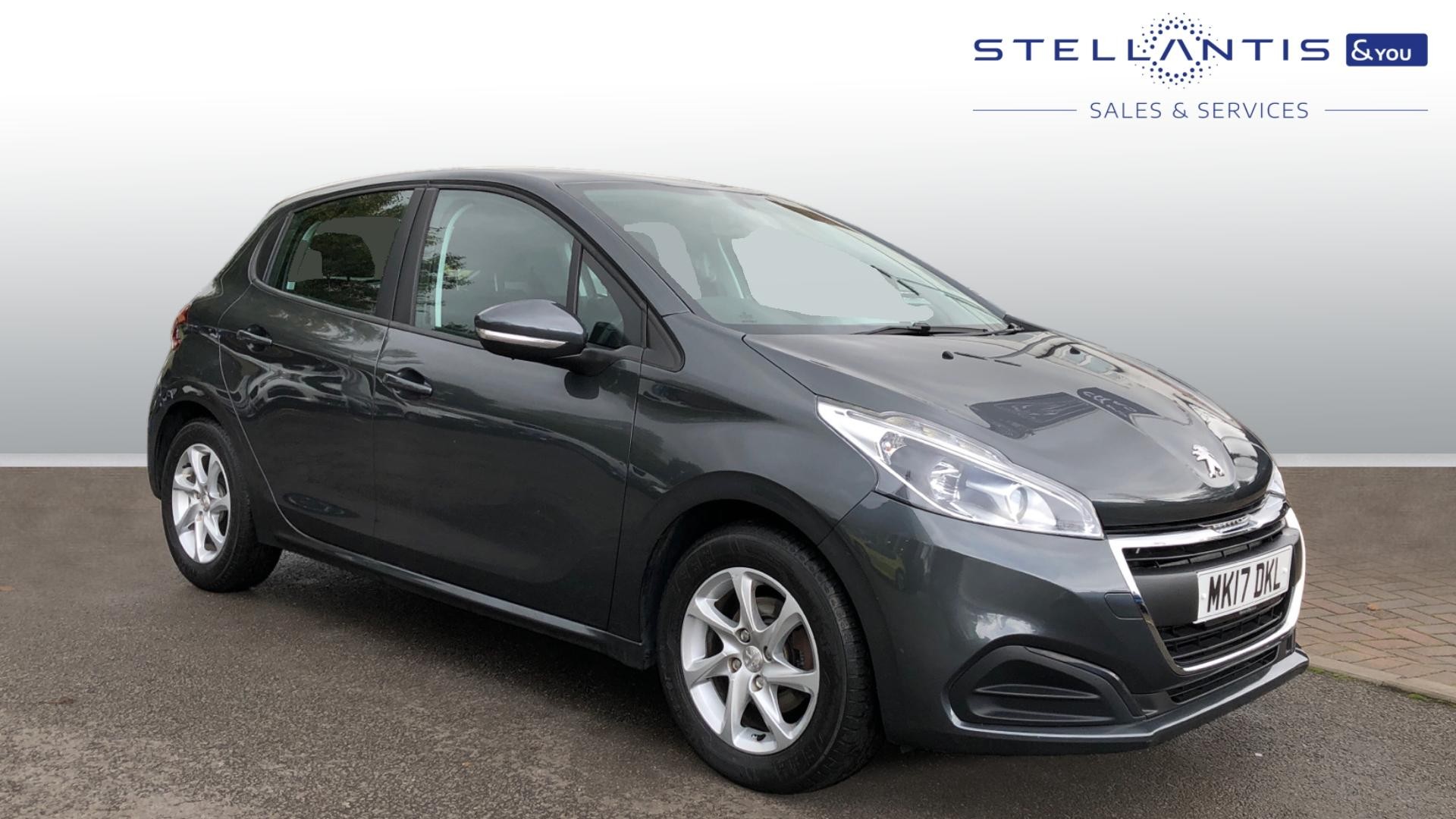 Main listing image - Peugeot 208