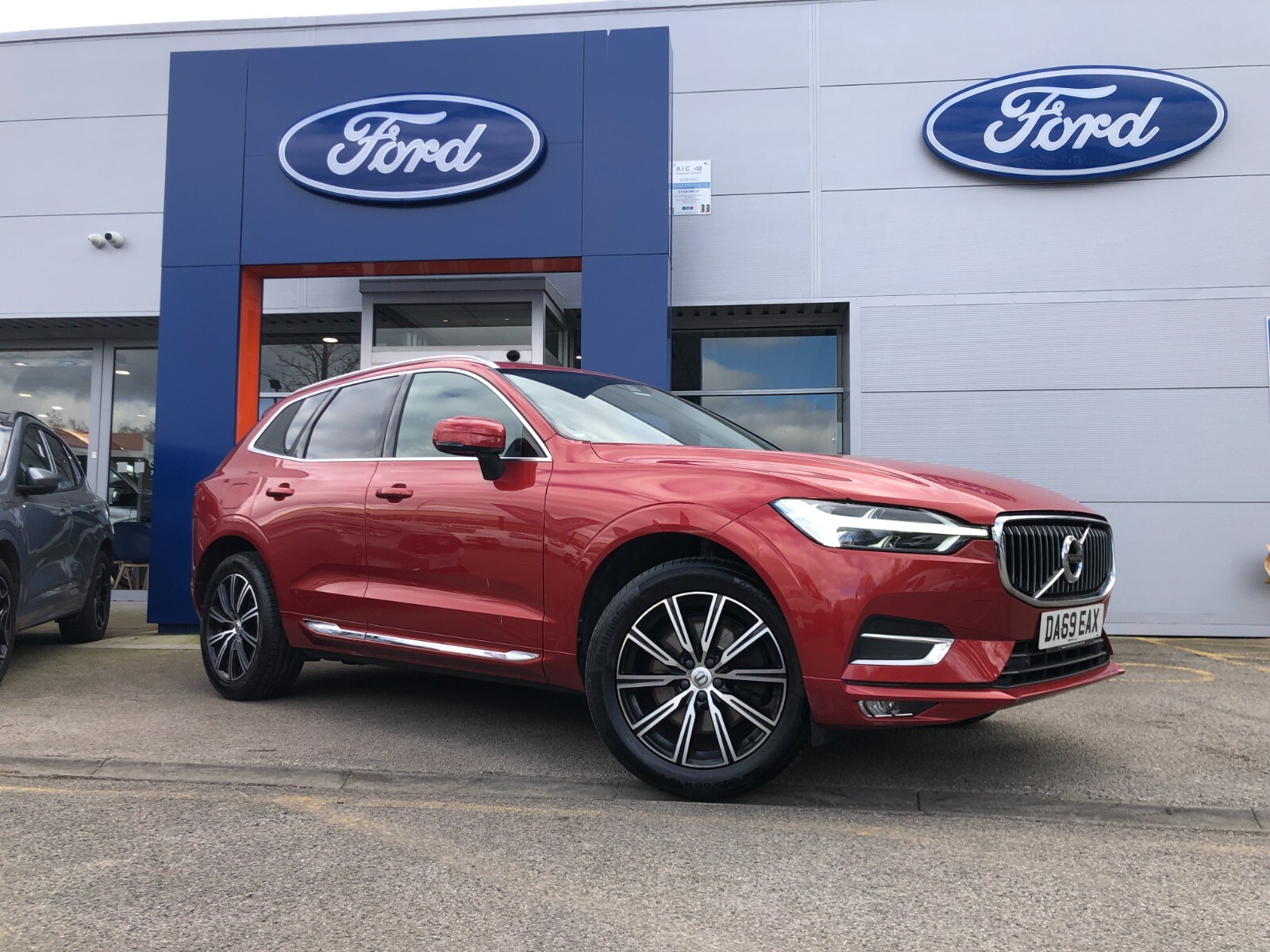 Main listing image - Volvo XC60