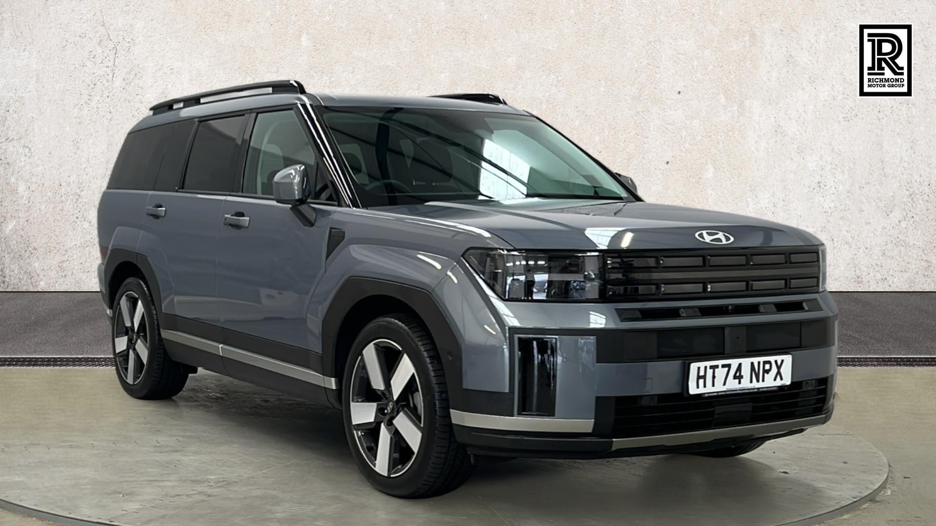 Main listing image - Hyundai Santa Fe