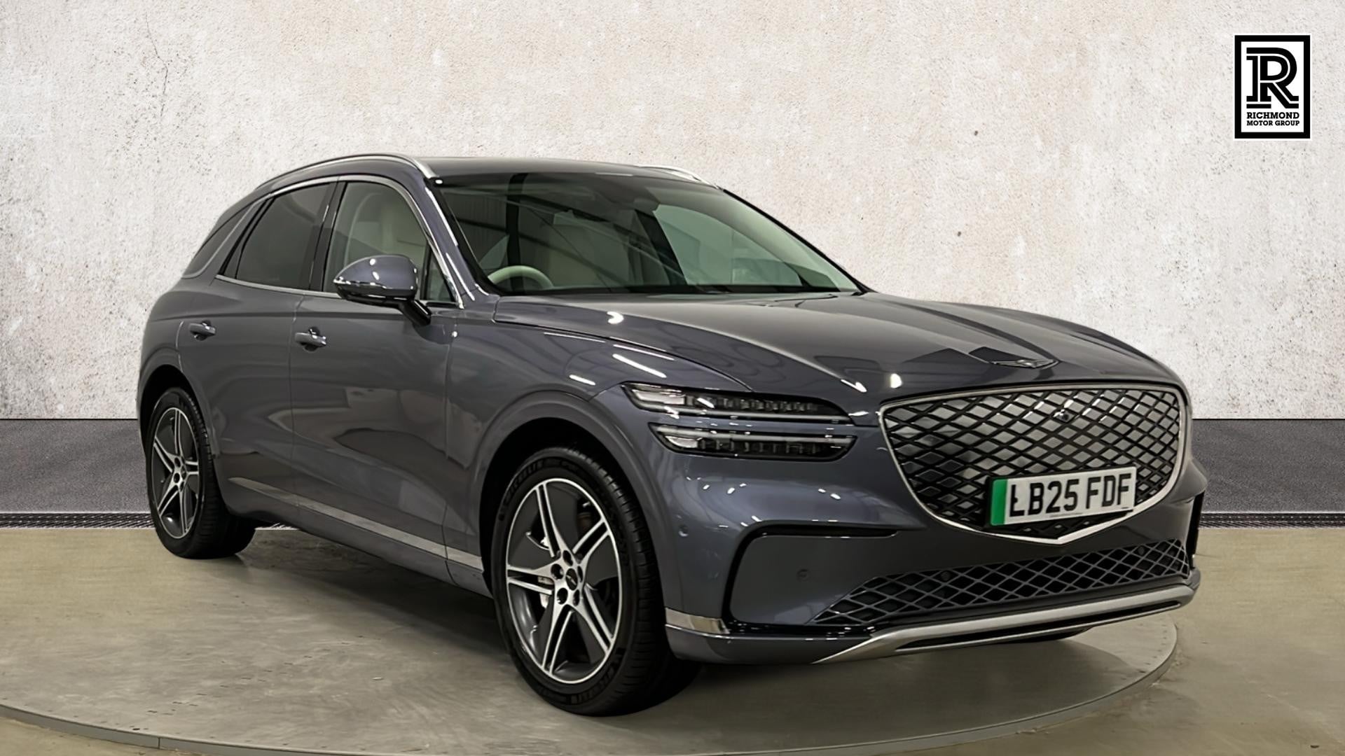 Main listing image - Genesis Gv70