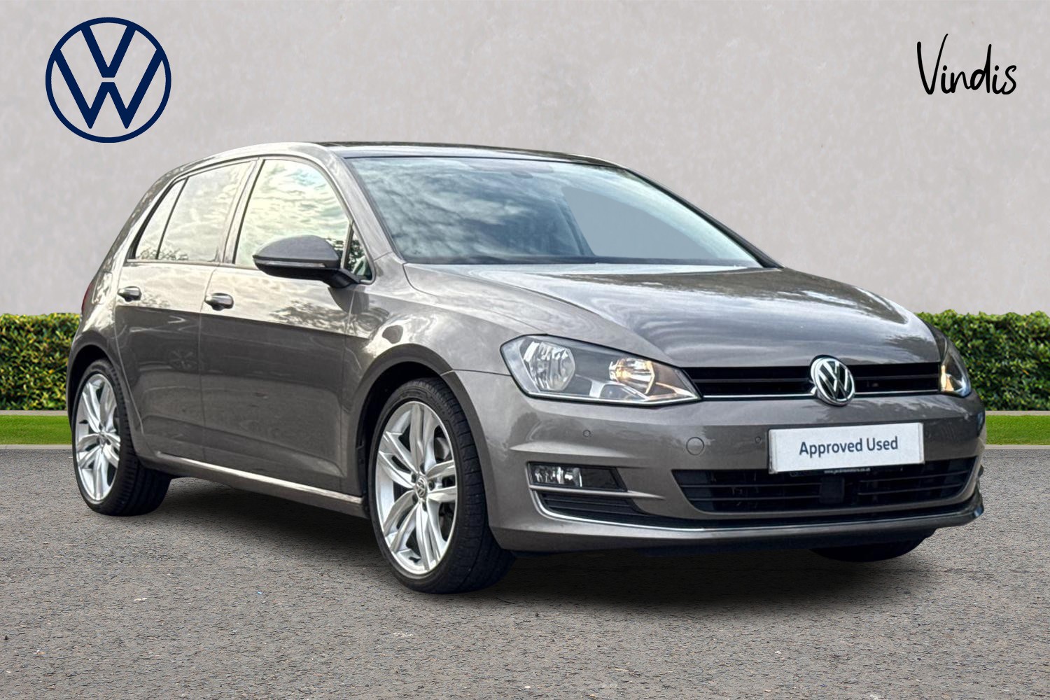 Main listing image - Volkswagen Golf