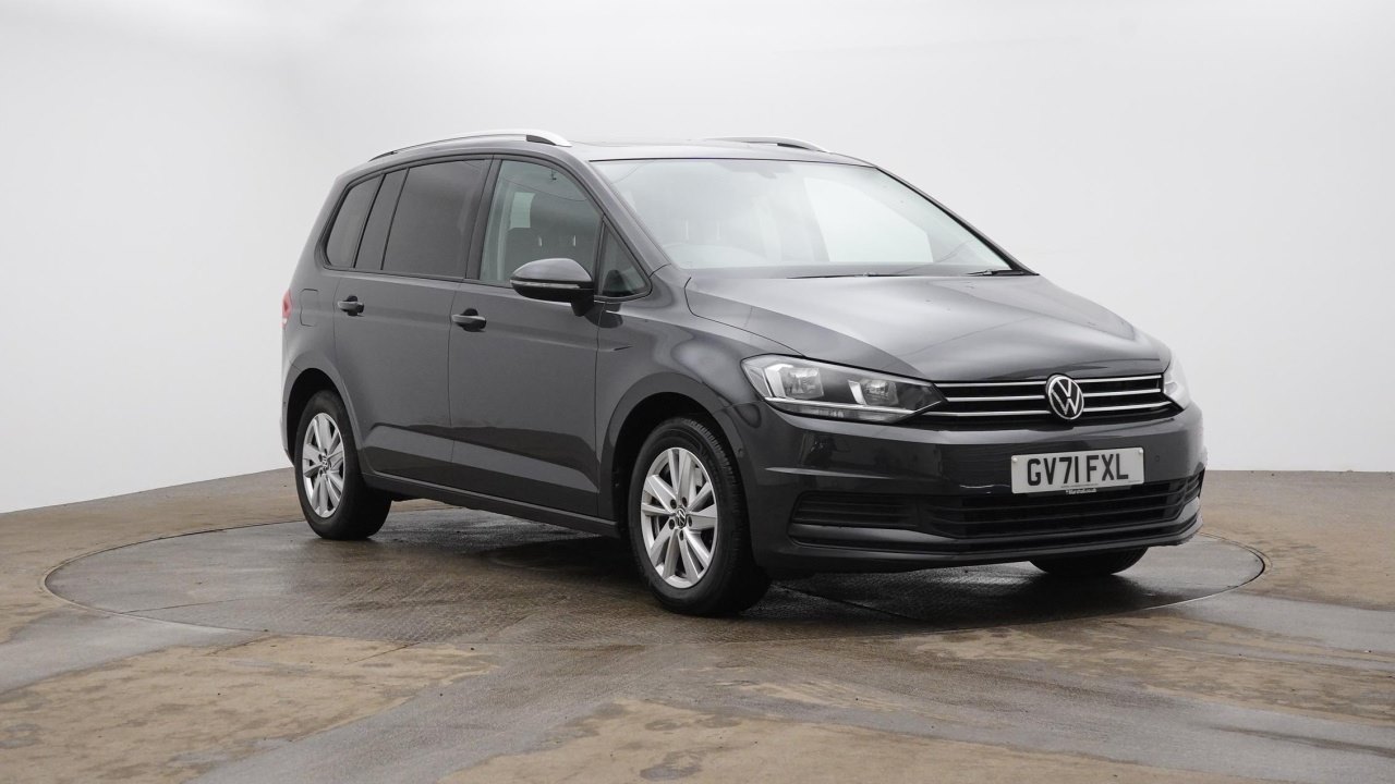 Main listing image - Volkswagen Touran