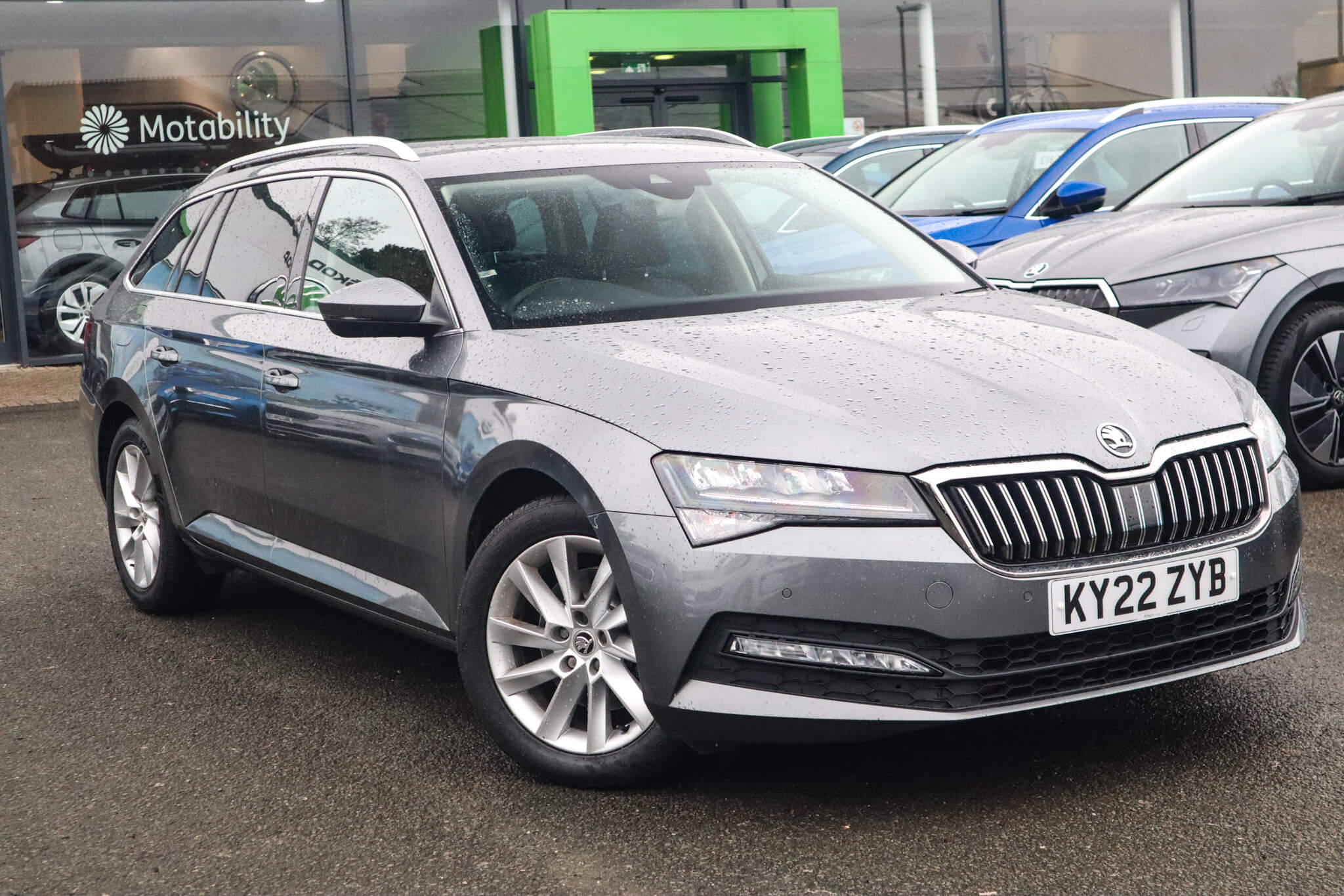 Main listing image - Skoda Superb Estate