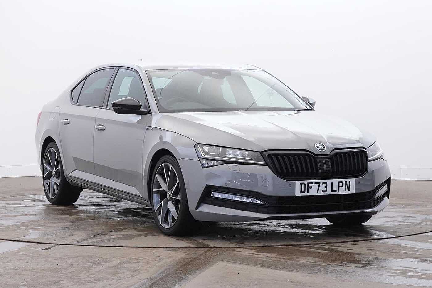 Main listing image - Skoda Superb