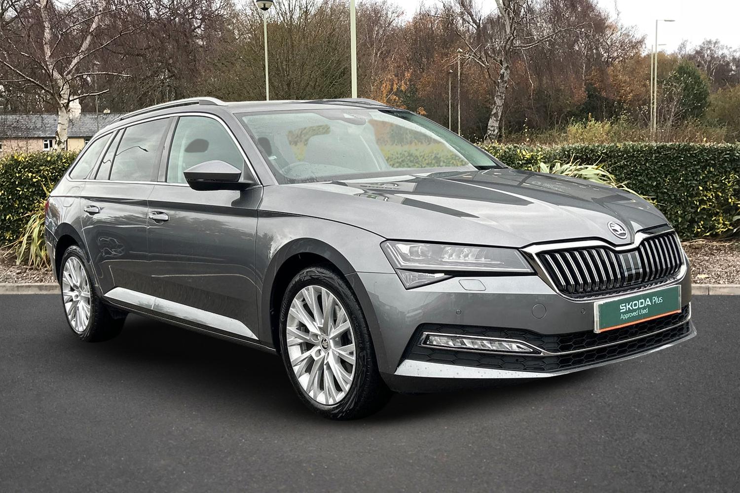 Main listing image - Skoda Superb Estate