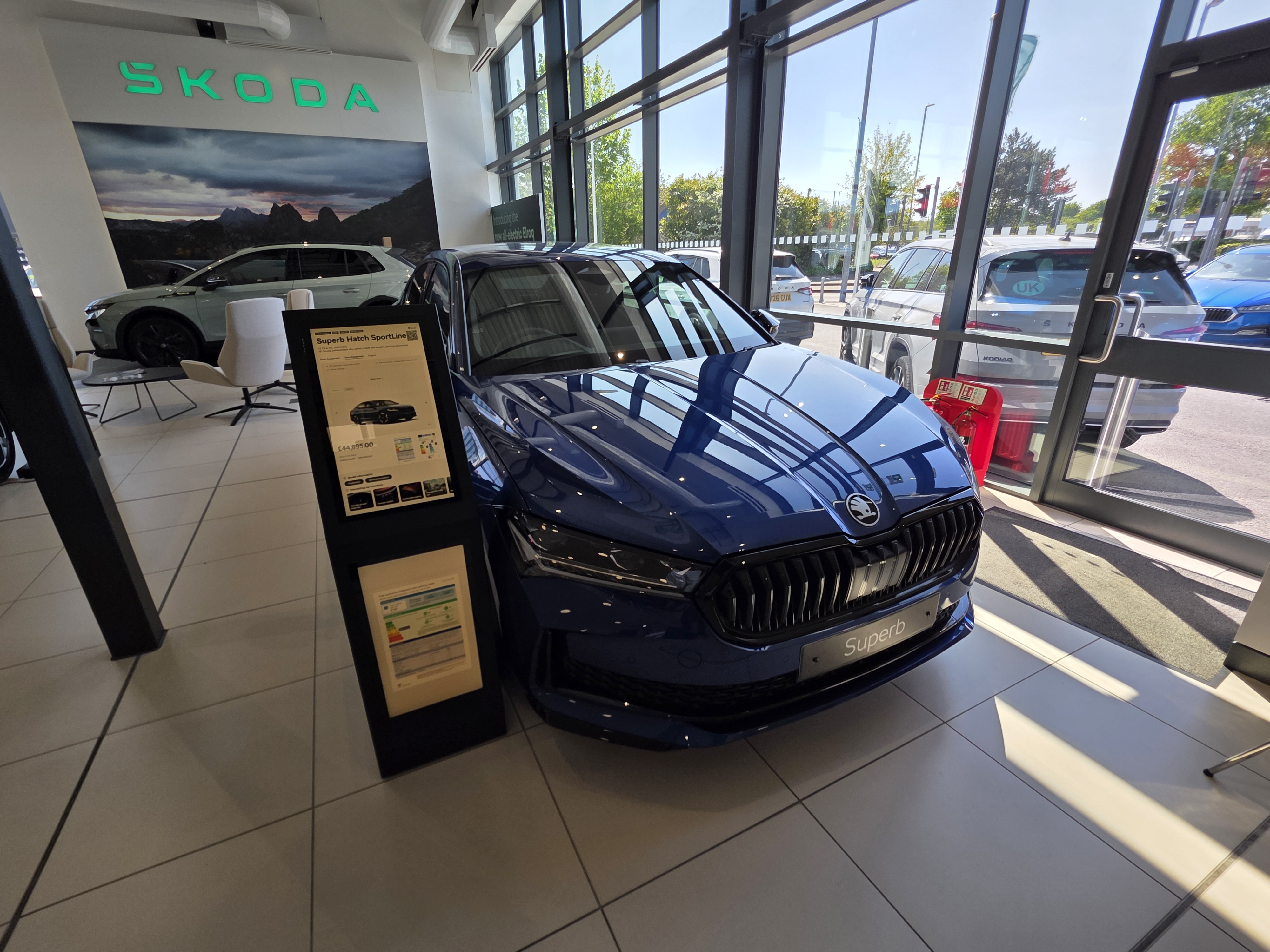 Main listing image - Skoda Superb