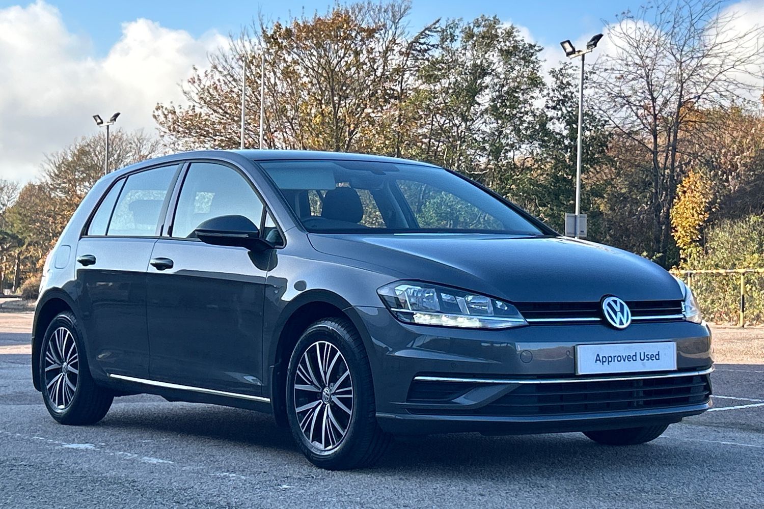 Main listing image - Volkswagen Golf