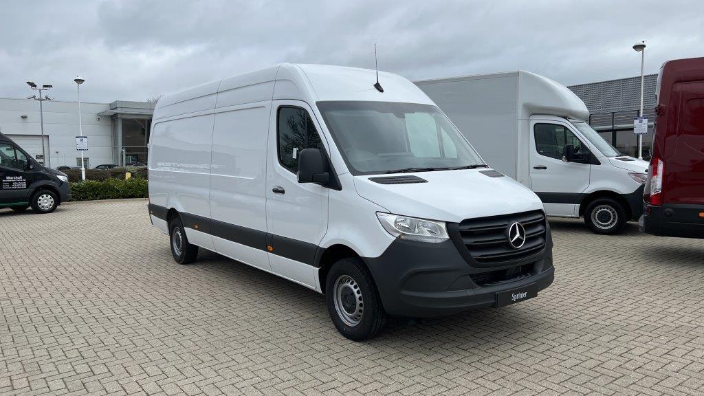 Main listing image - Mercedes-Benz Sprinter