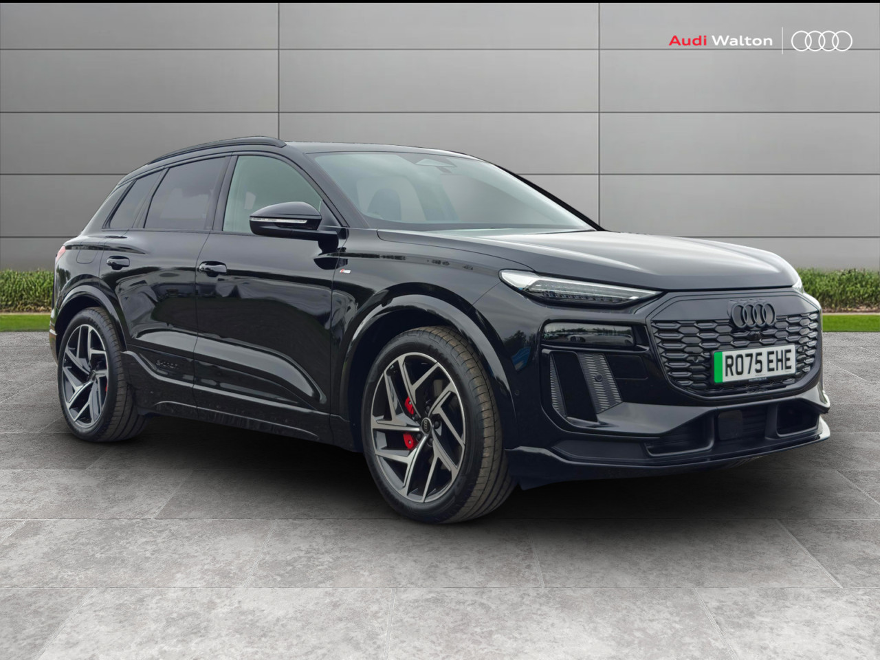 Main listing image - Audi Q6 e-tron