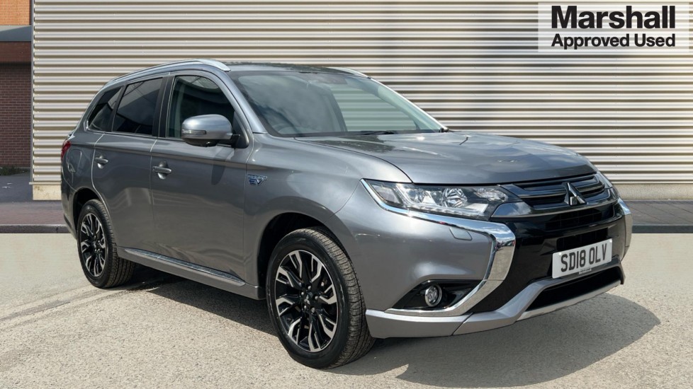 Main listing image - Mitsubishi Outlander