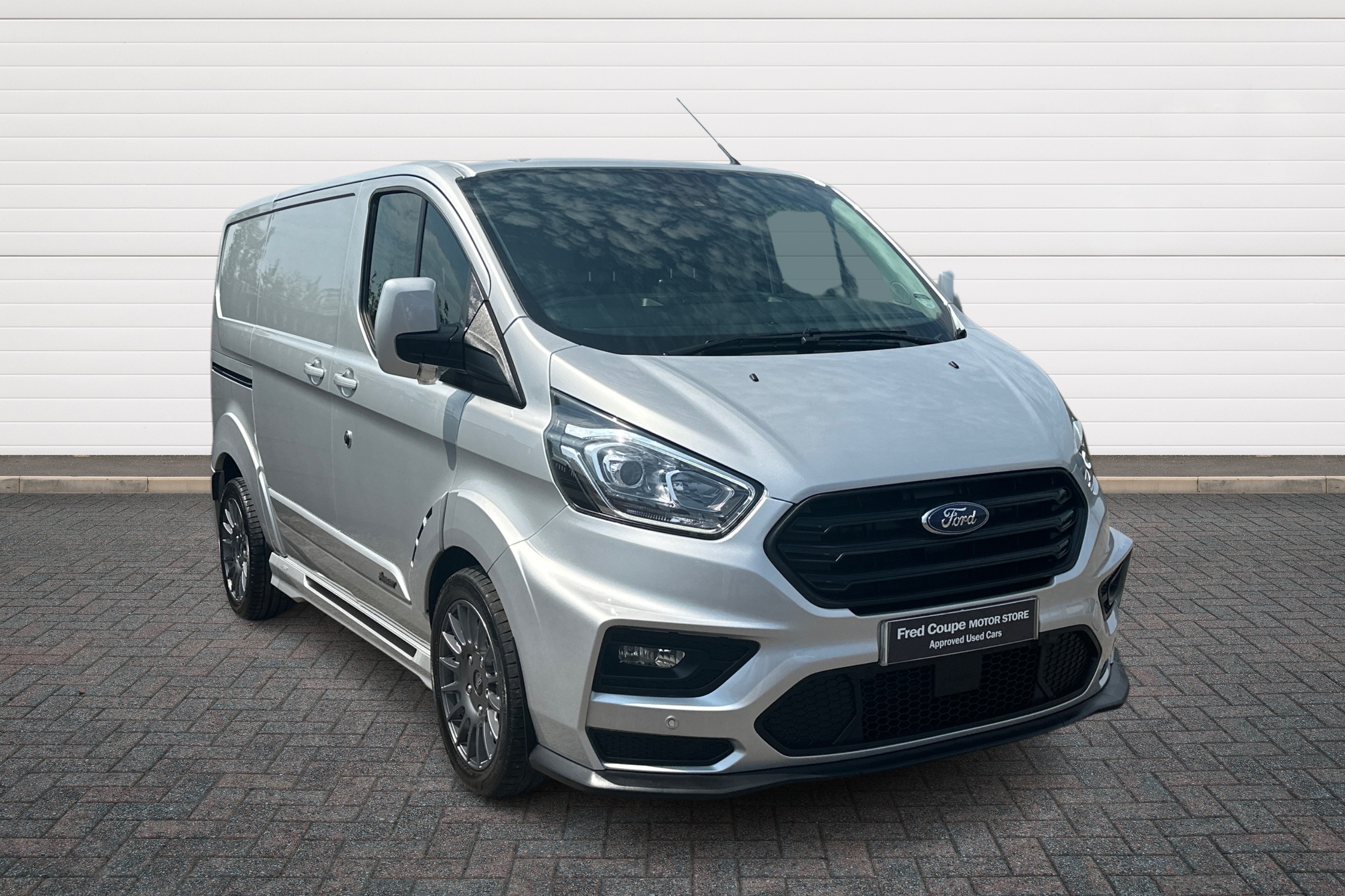 Main listing image - Ford Transit Custom