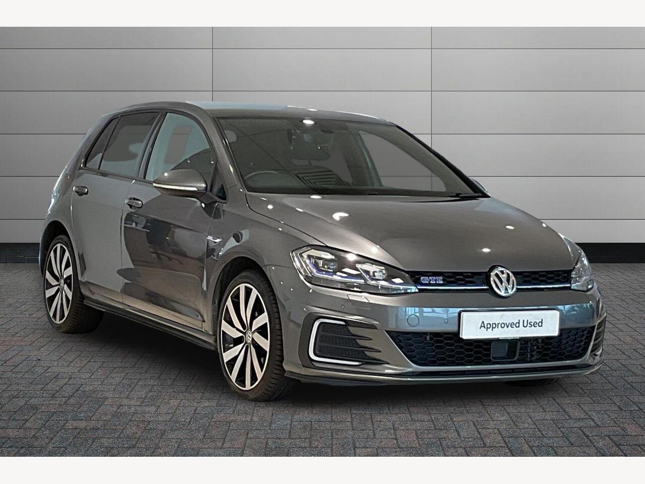 Main listing image - Volkswagen Golf GTE