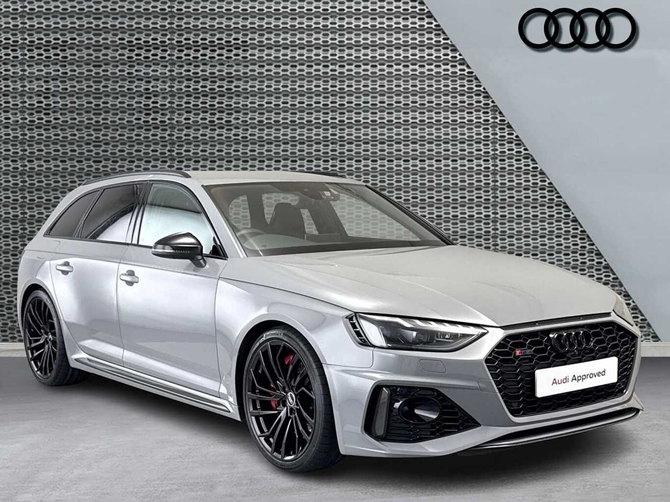 Main listing image - Audi RS4