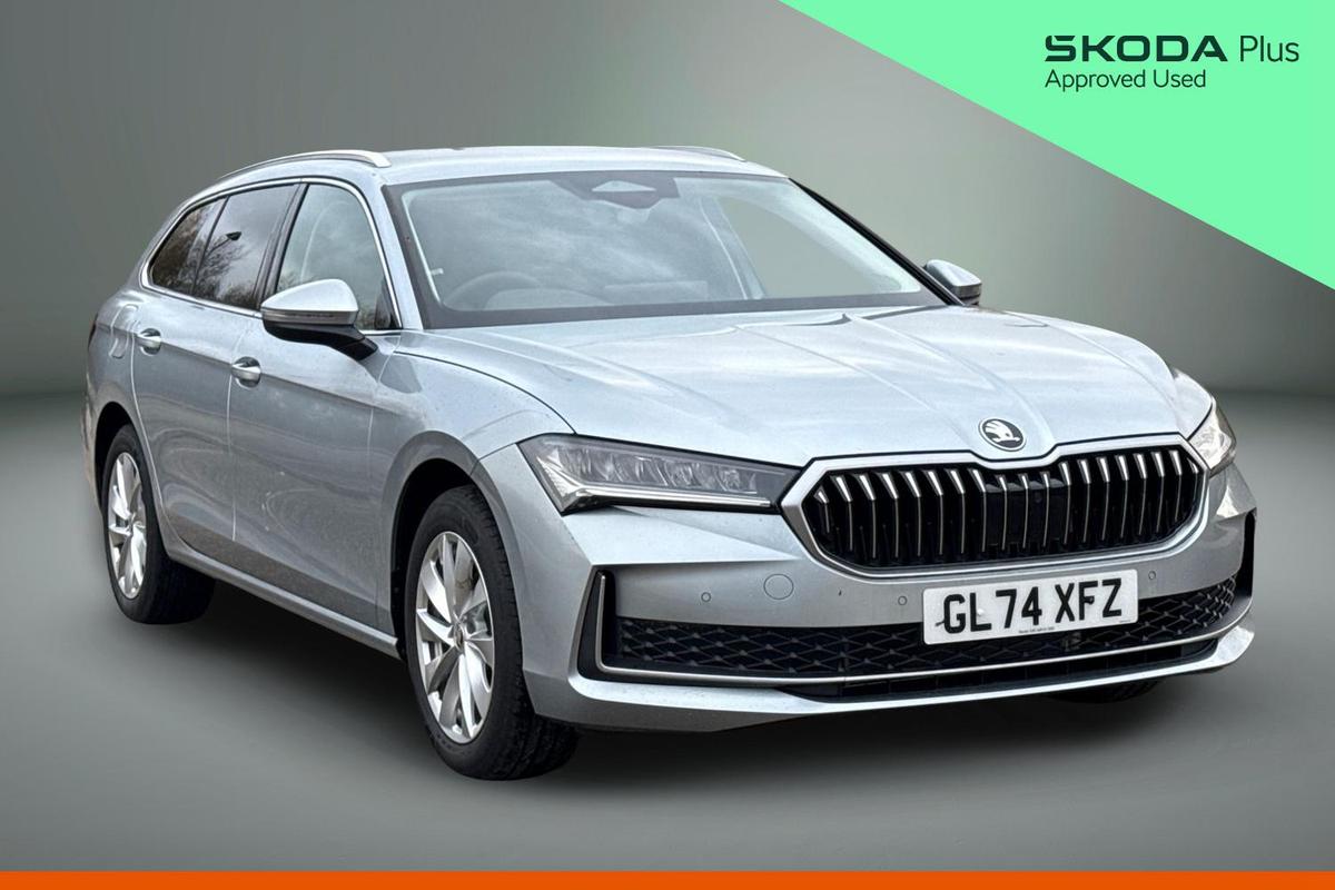 Main listing image - Skoda Superb Estate