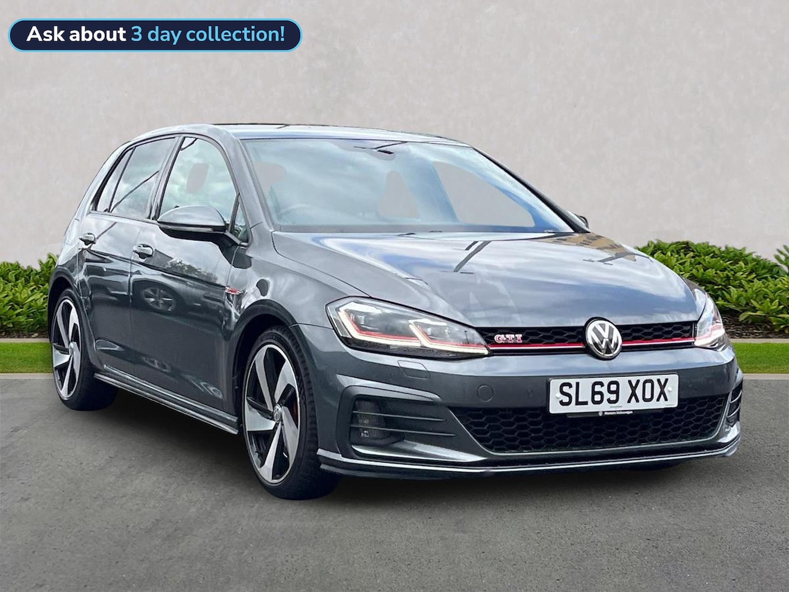 Main listing image - Volkswagen Golf
