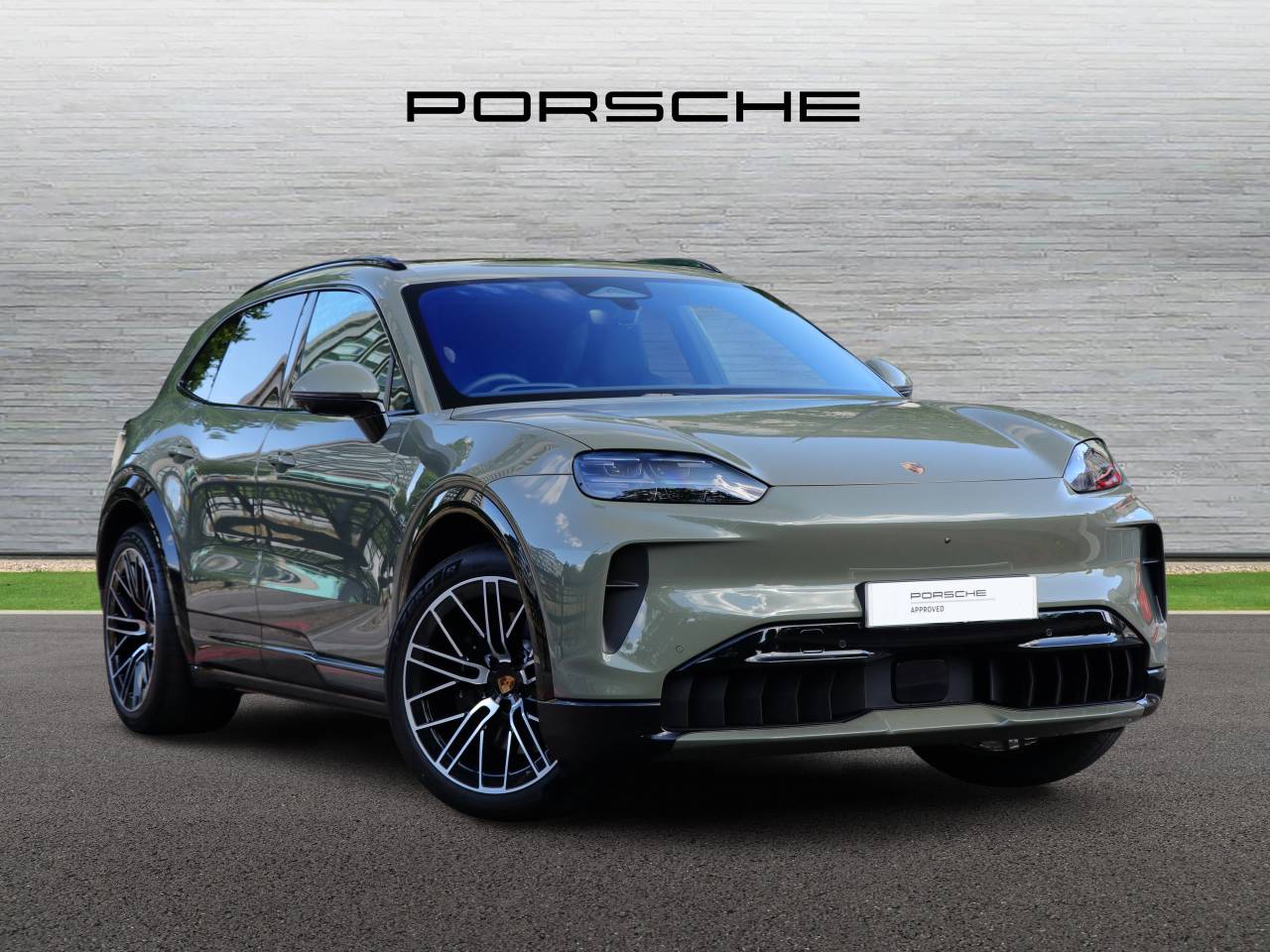 Main listing image - Porsche Cayenne Electric