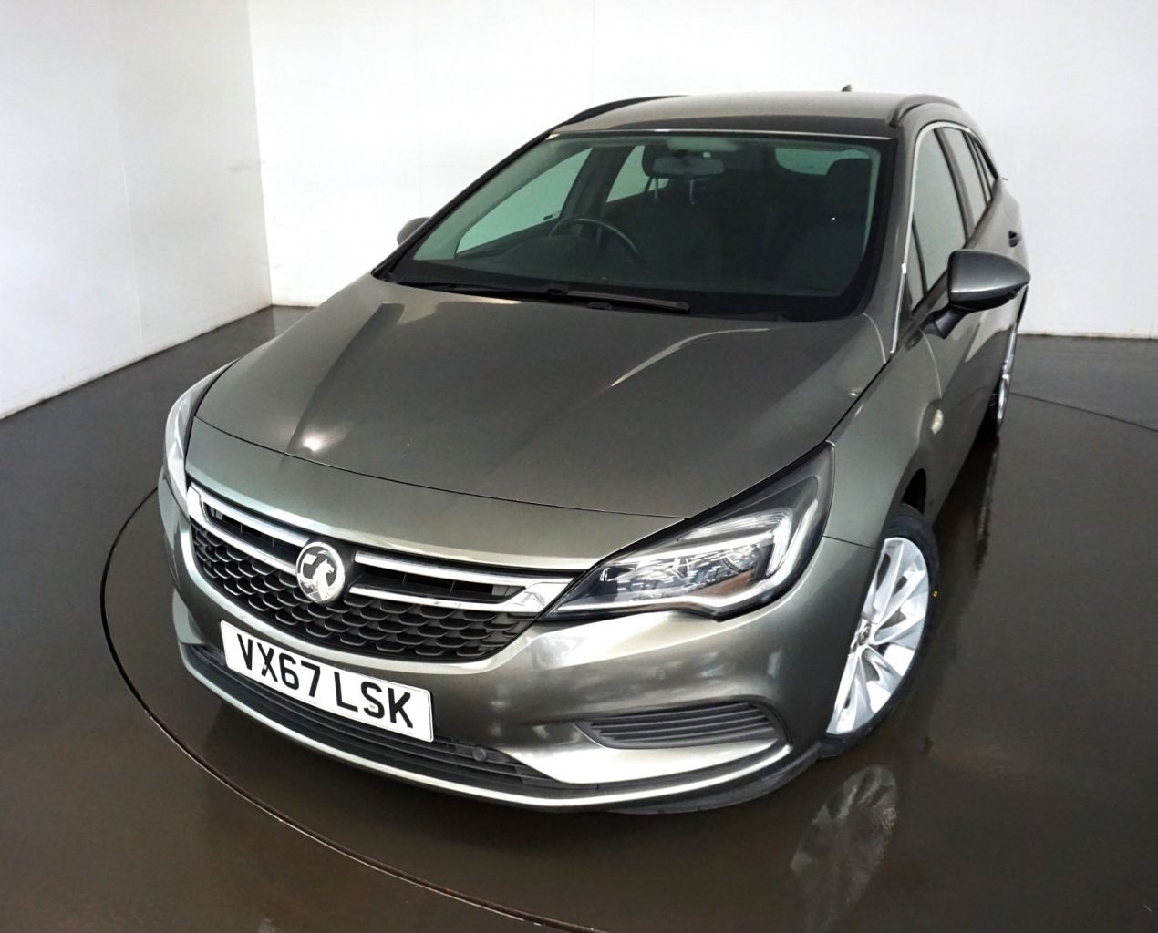 Main listing image - Vauxhall Astra Sports Tourer