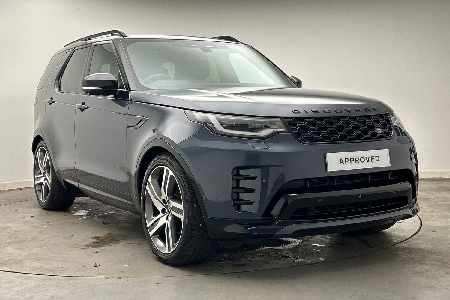 Main listing image - Land Rover Discovery