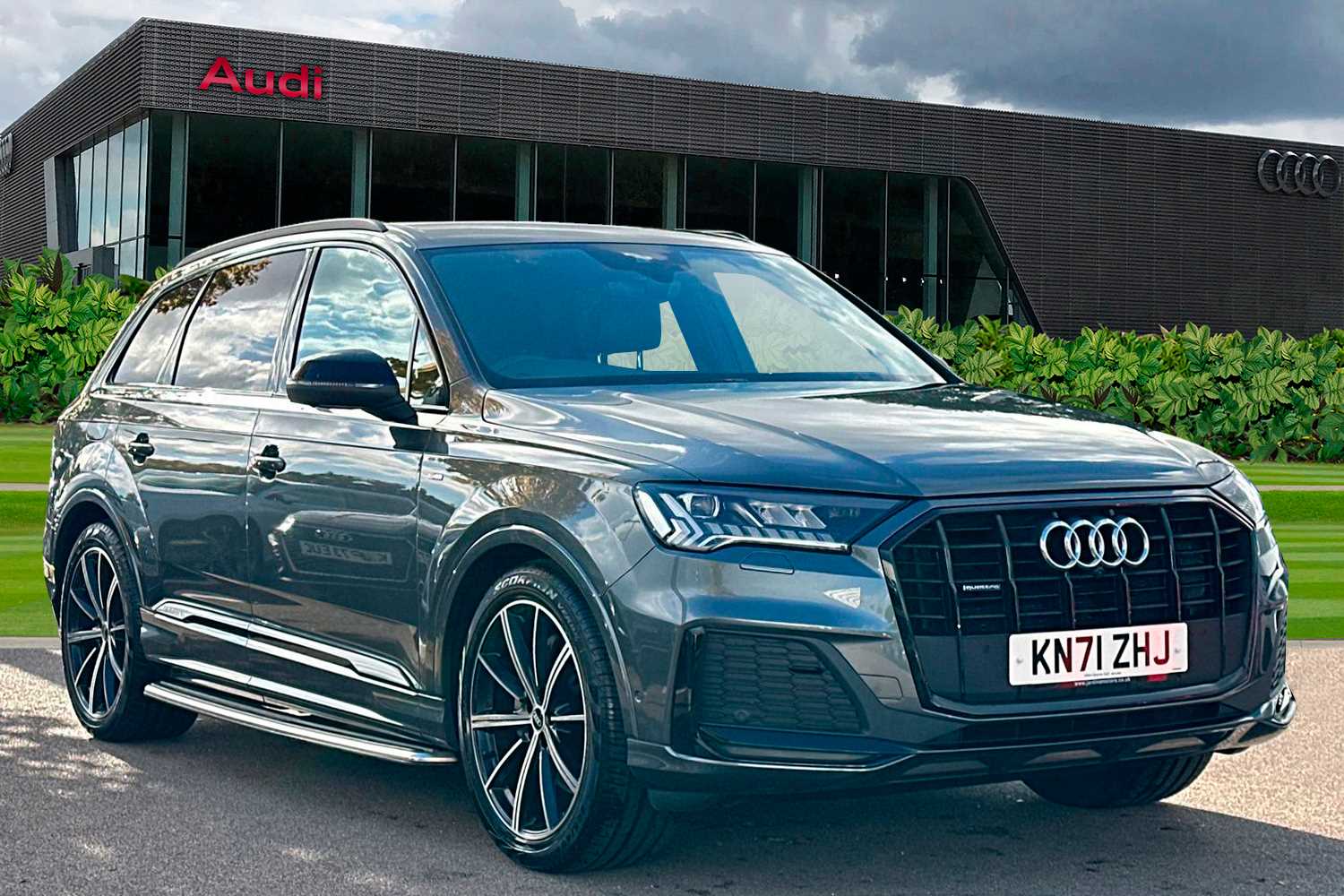 Main listing image - Audi Q7