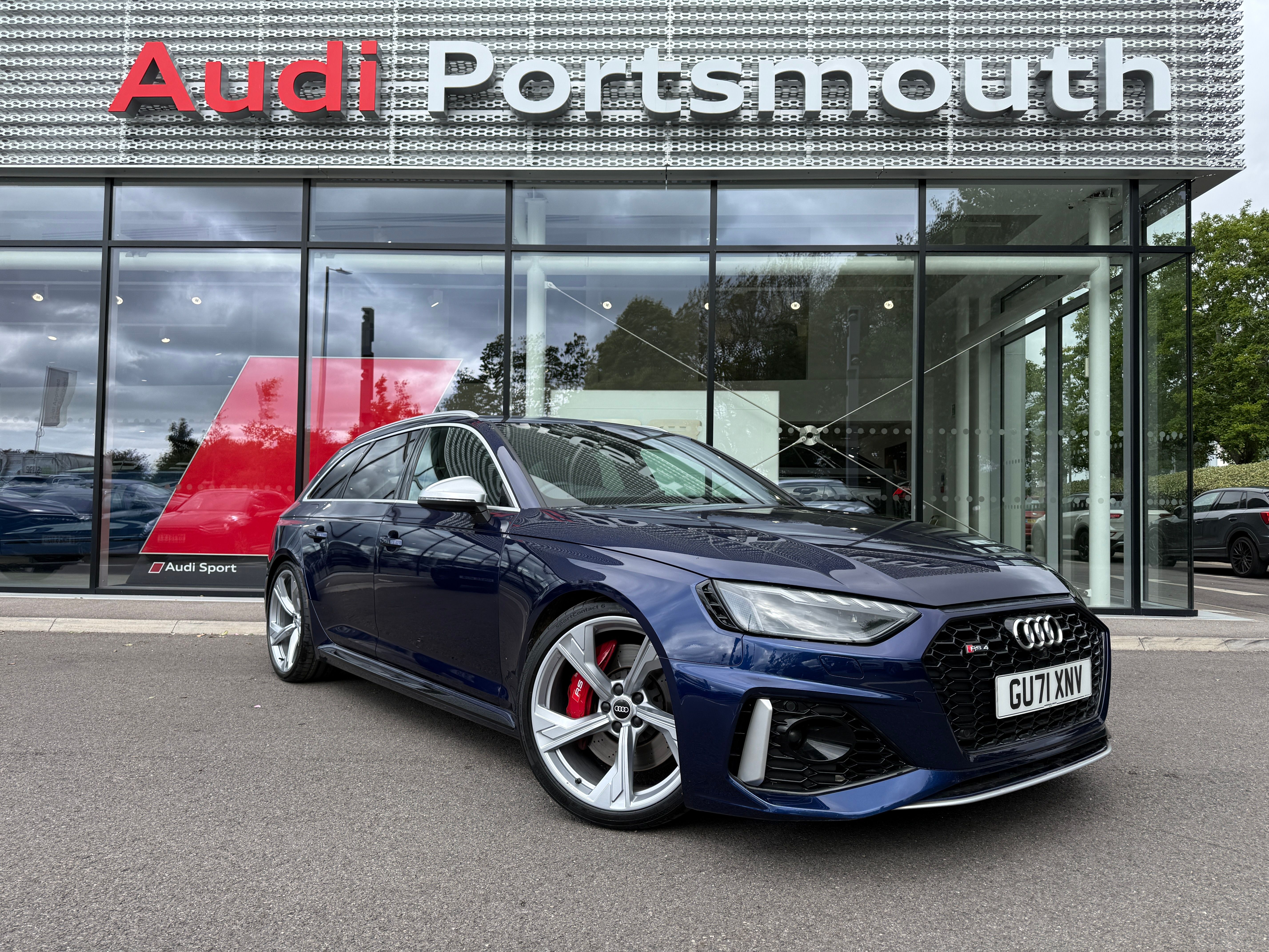 Main listing image - Audi RS4