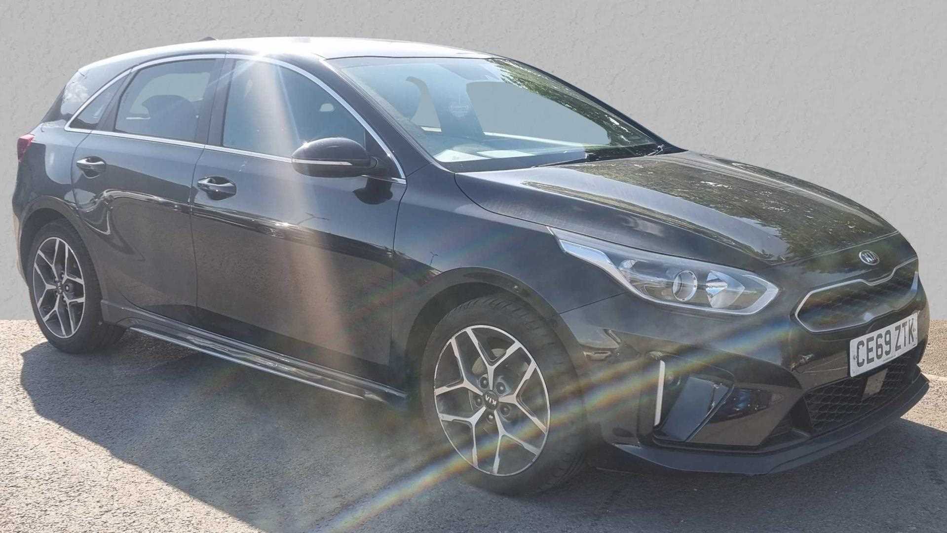 Main listing image - Kia Ceed