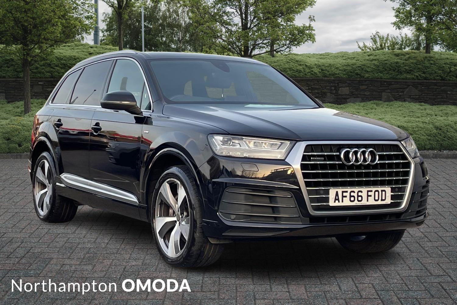 Main listing image - Audi Q7