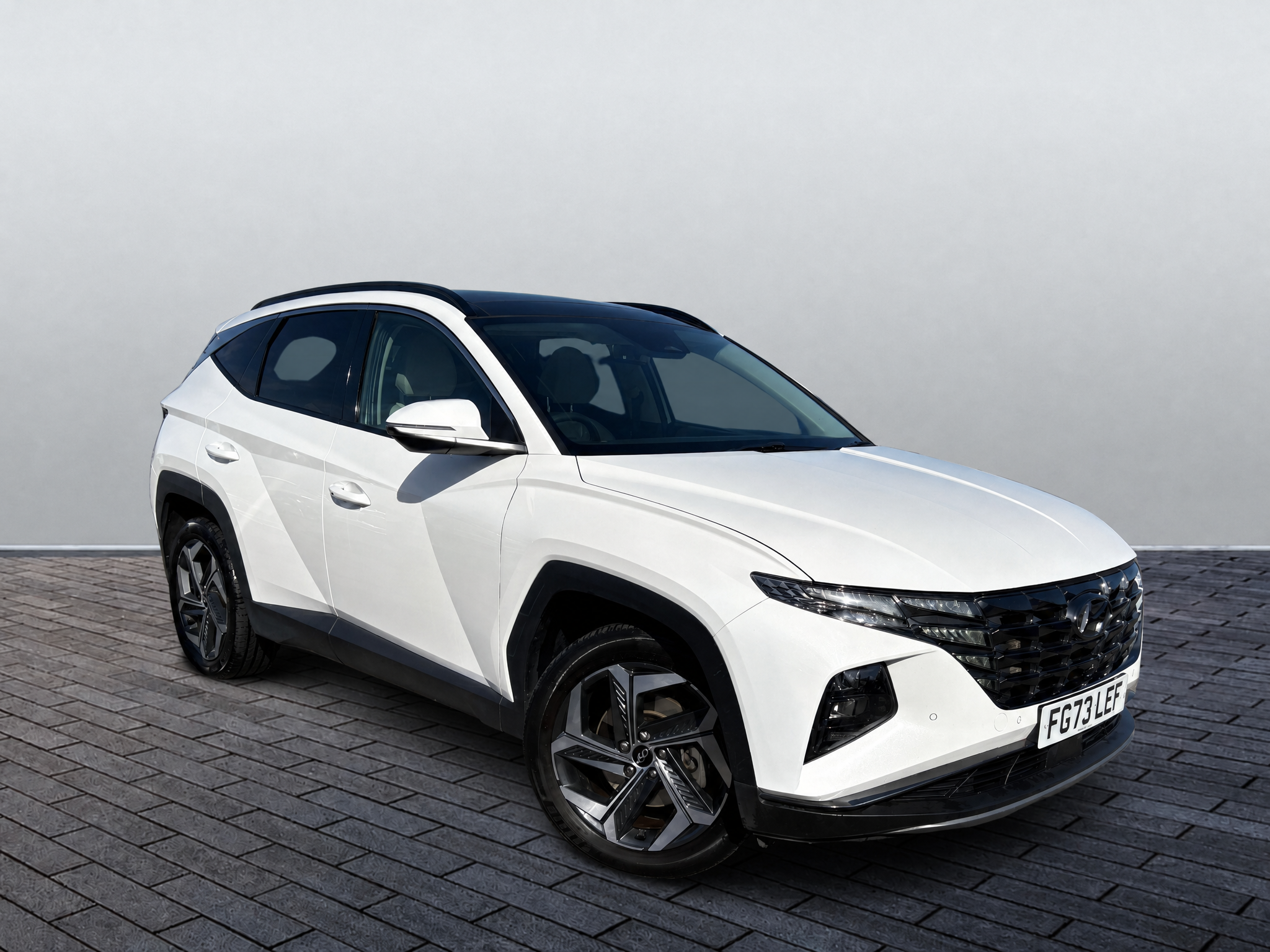 Main listing image - Hyundai Tucson