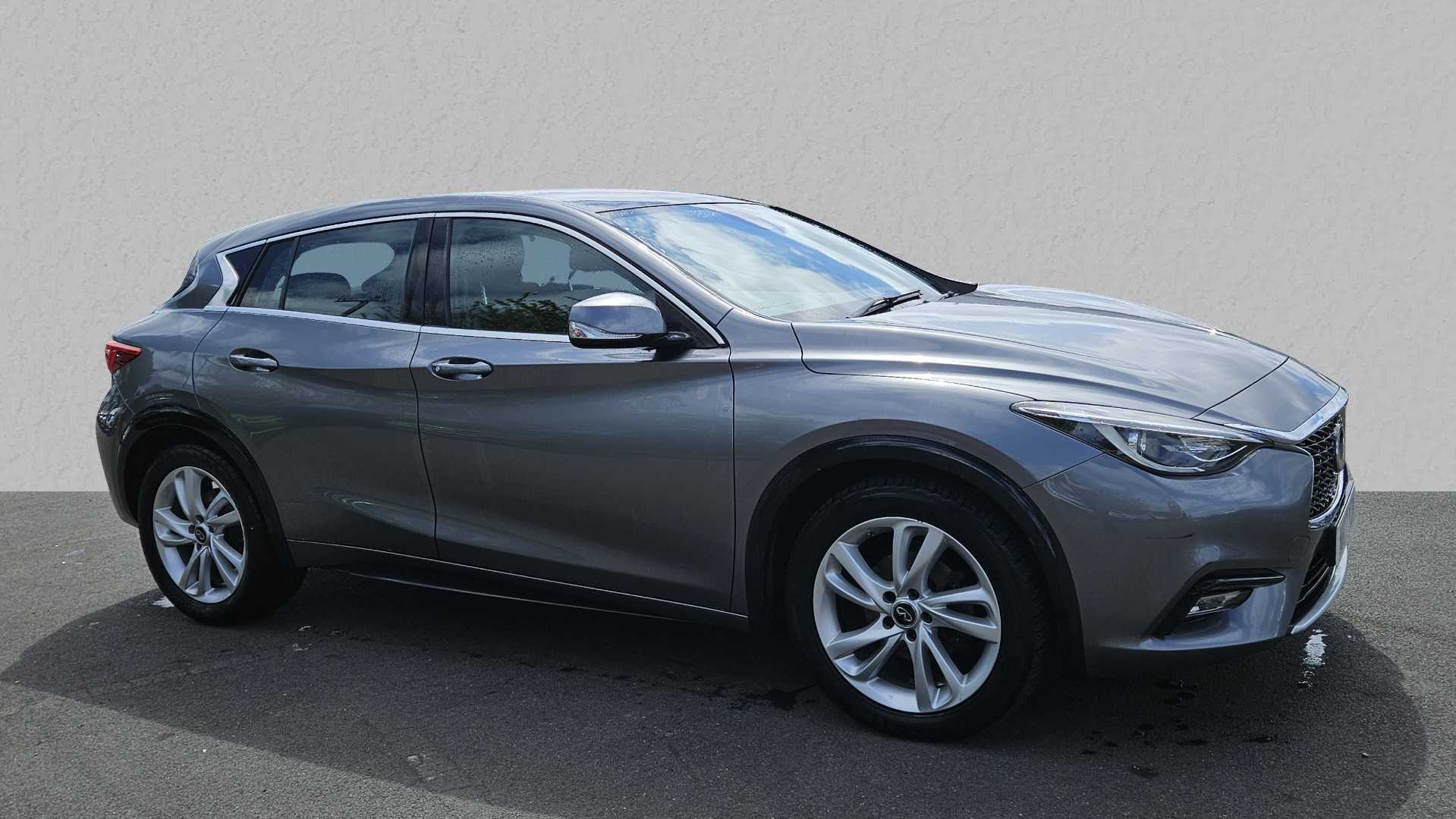 Main listing image - Infiniti Q30