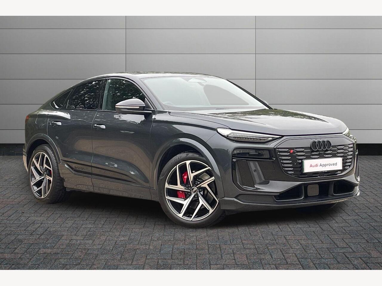 Main listing image - Audi Q6