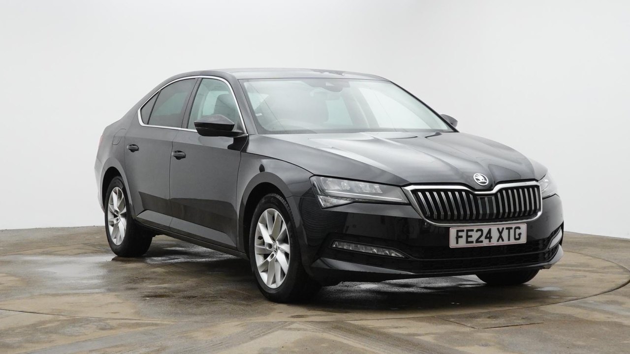 Main listing image - Skoda Superb