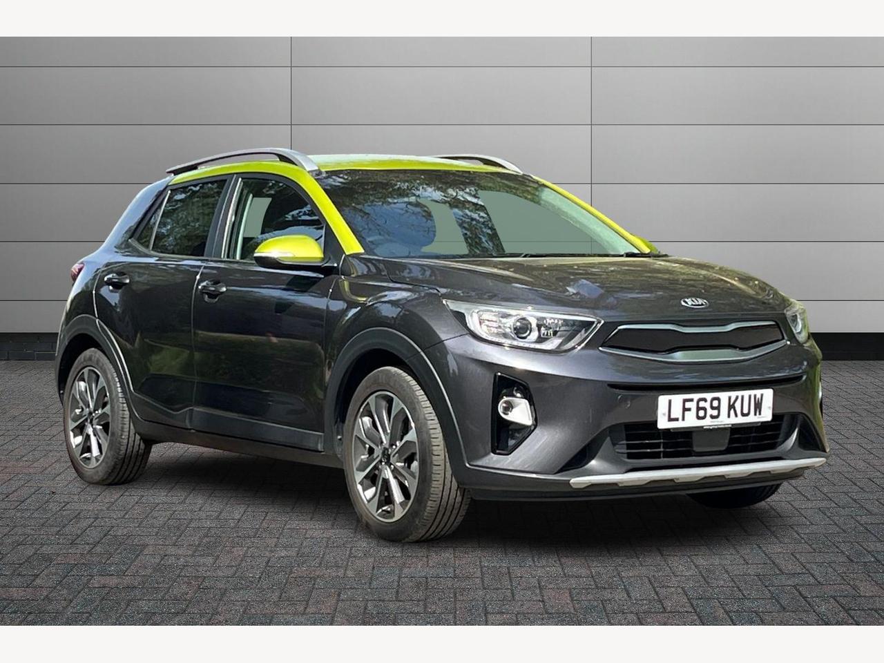 Main listing image - Kia Stonic
