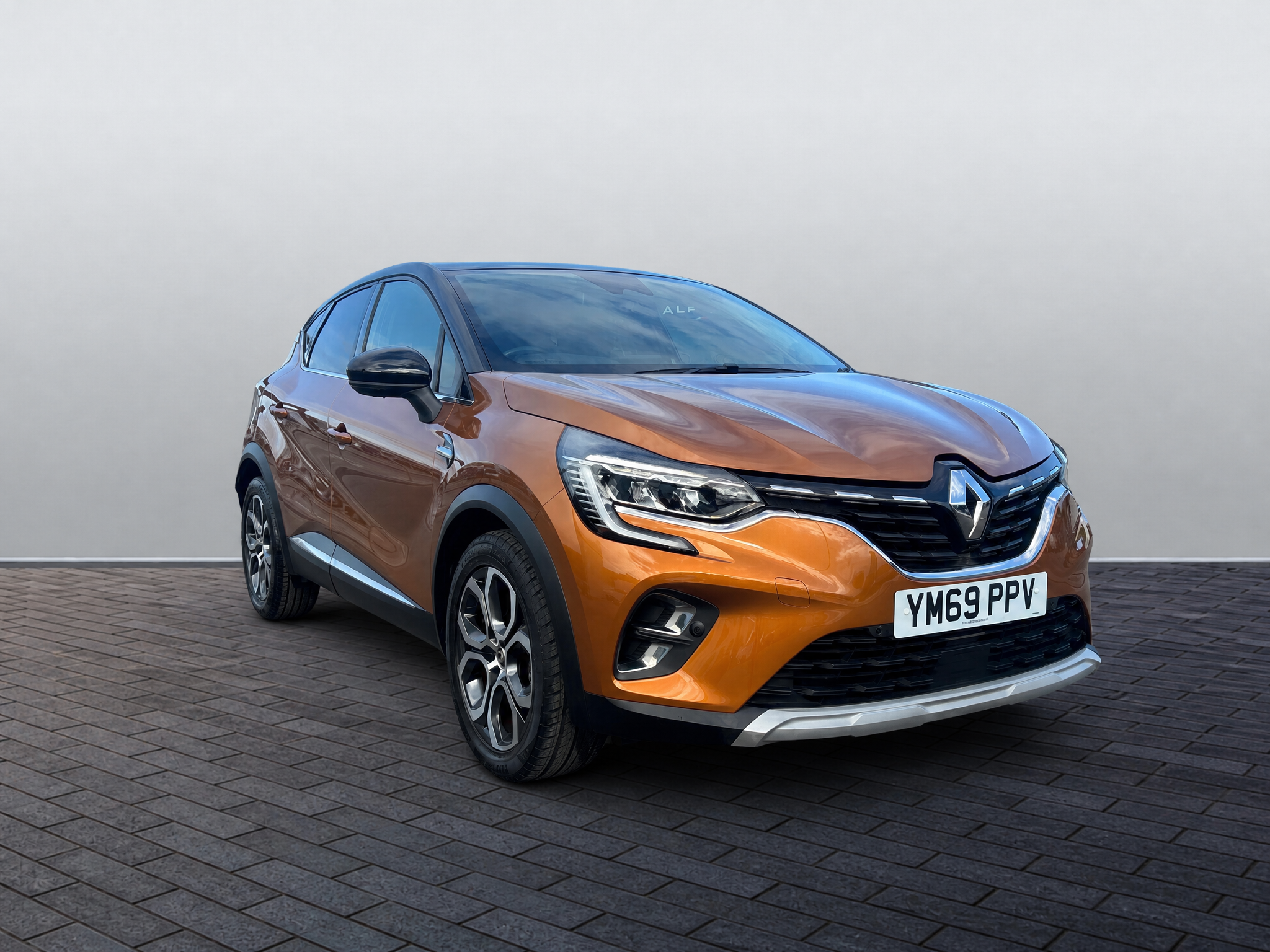Main listing image - Renault Captur