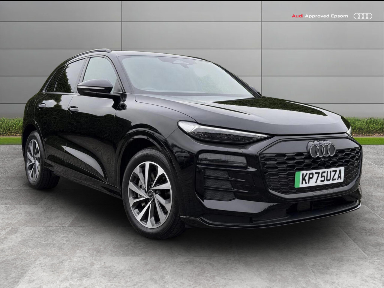 Main listing image - Audi Q6