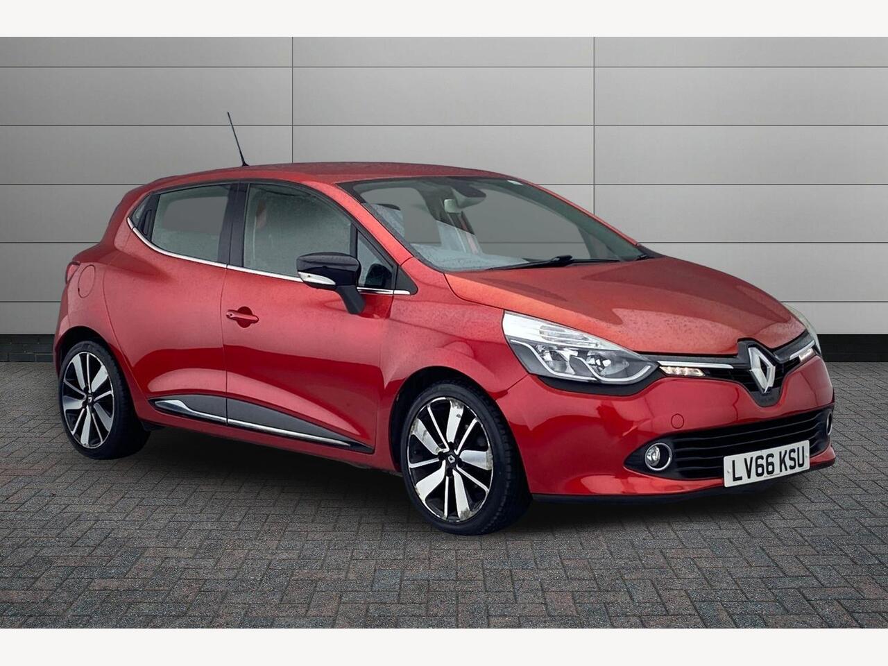 Main listing image - Renault Clio