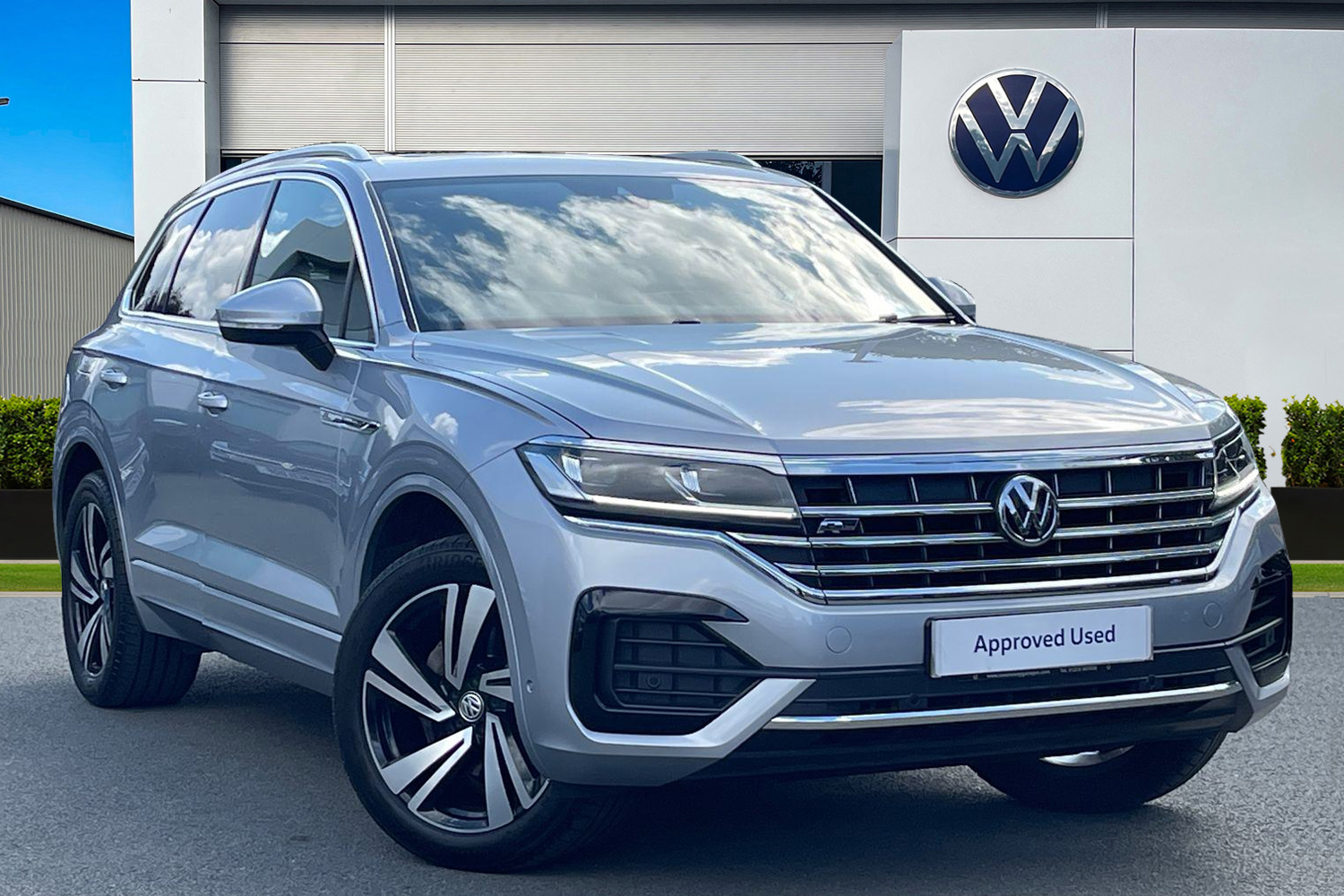 Main listing image - Volkswagen Touareg