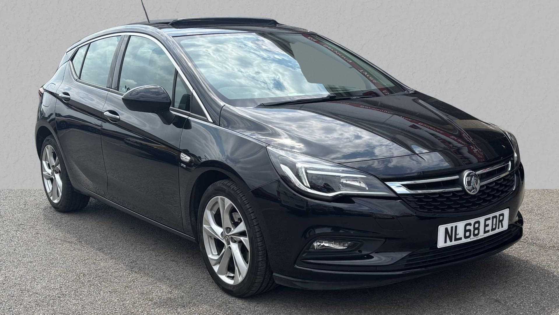 Main listing image - Vauxhall Astra