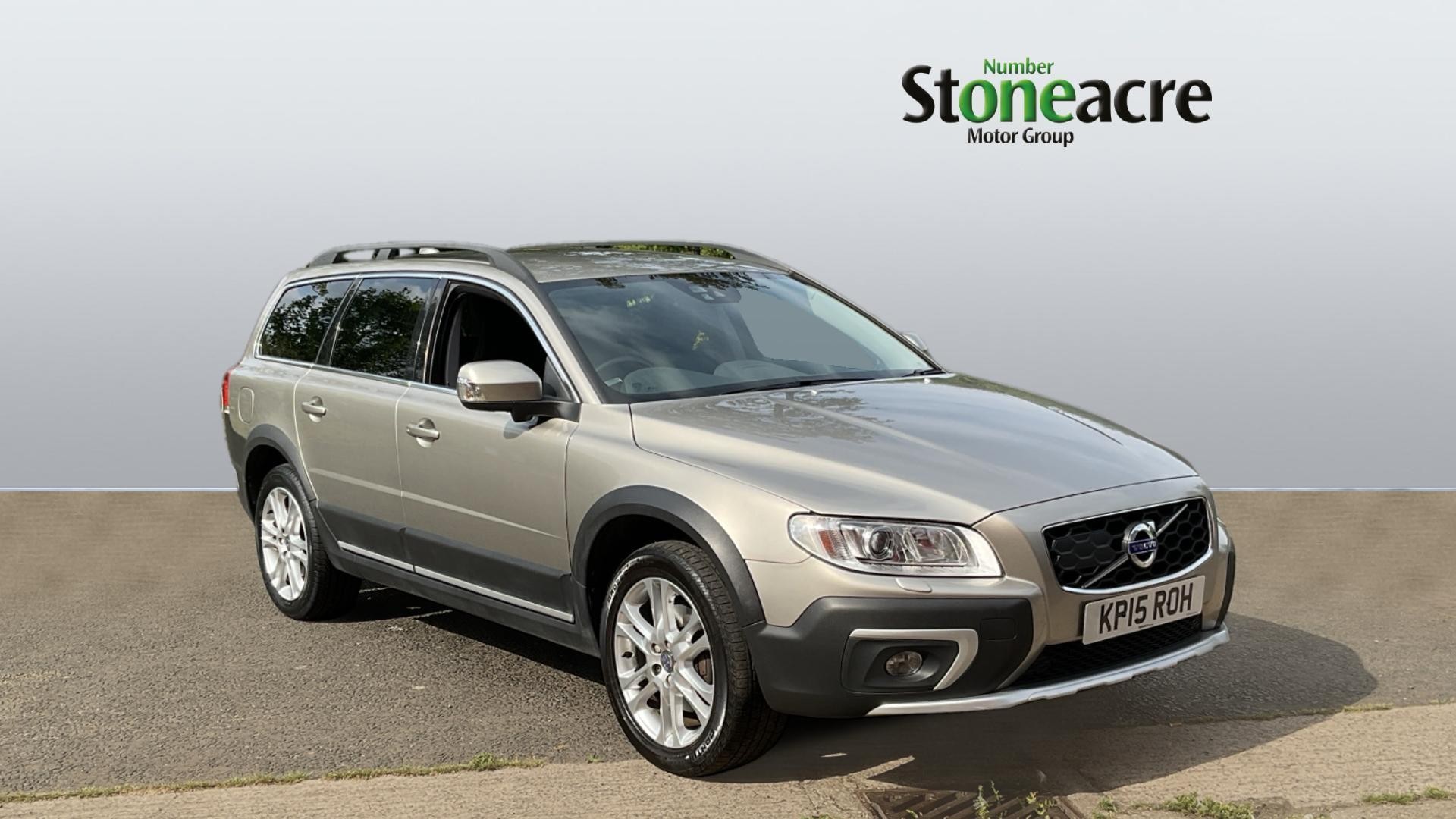 Main listing image - Volvo XC70