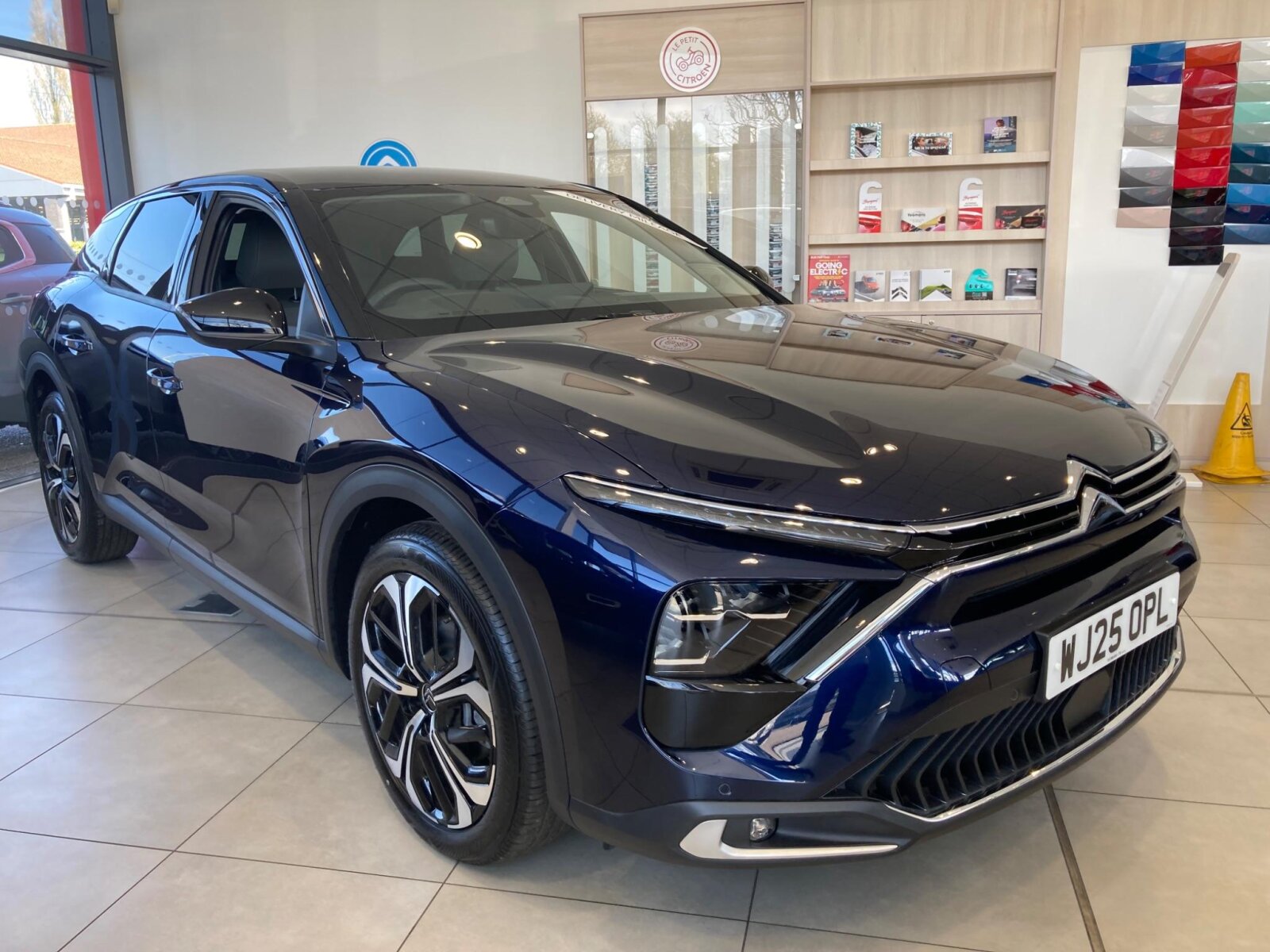 Main listing image - Citroen C5 X