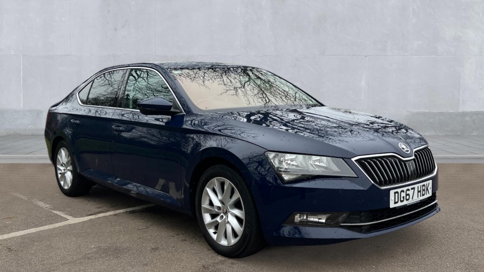 Main listing image - Skoda Superb