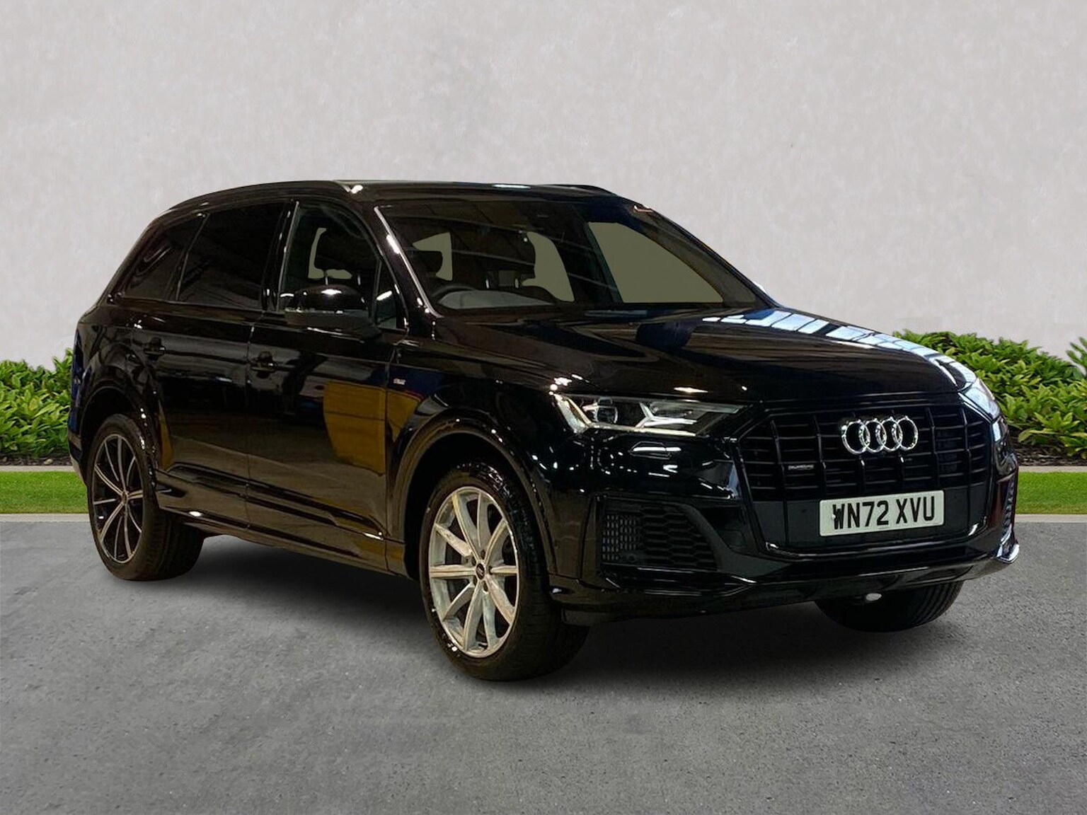 Main listing image - Audi Q7