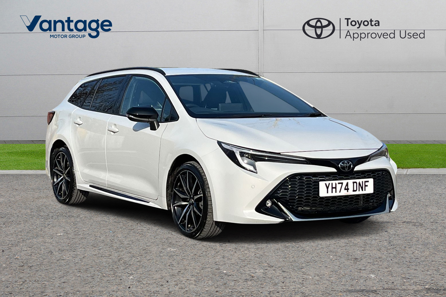 Main listing image - Toyota Corolla Touring Sport