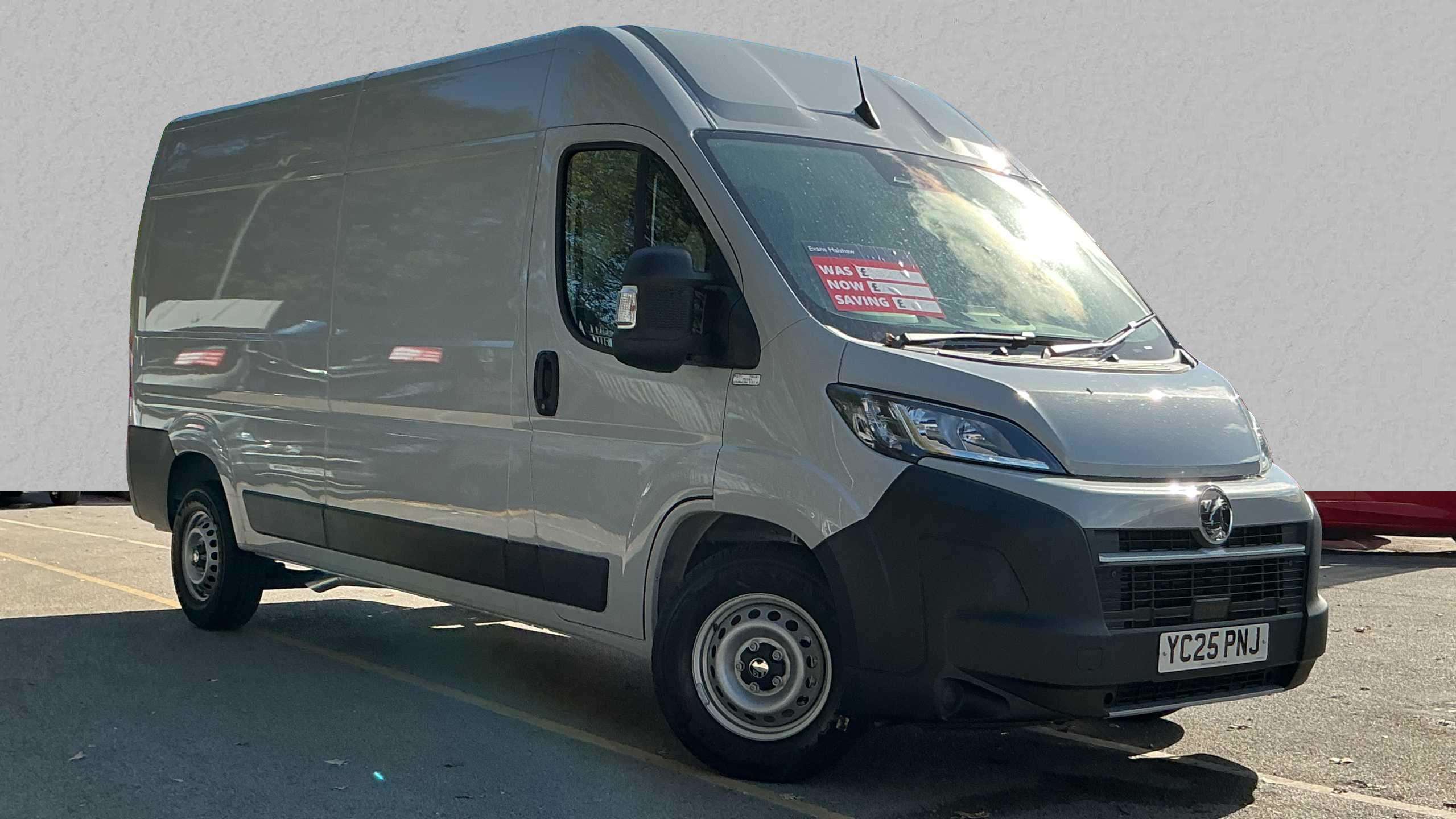 Main listing image - Vauxhall Movano